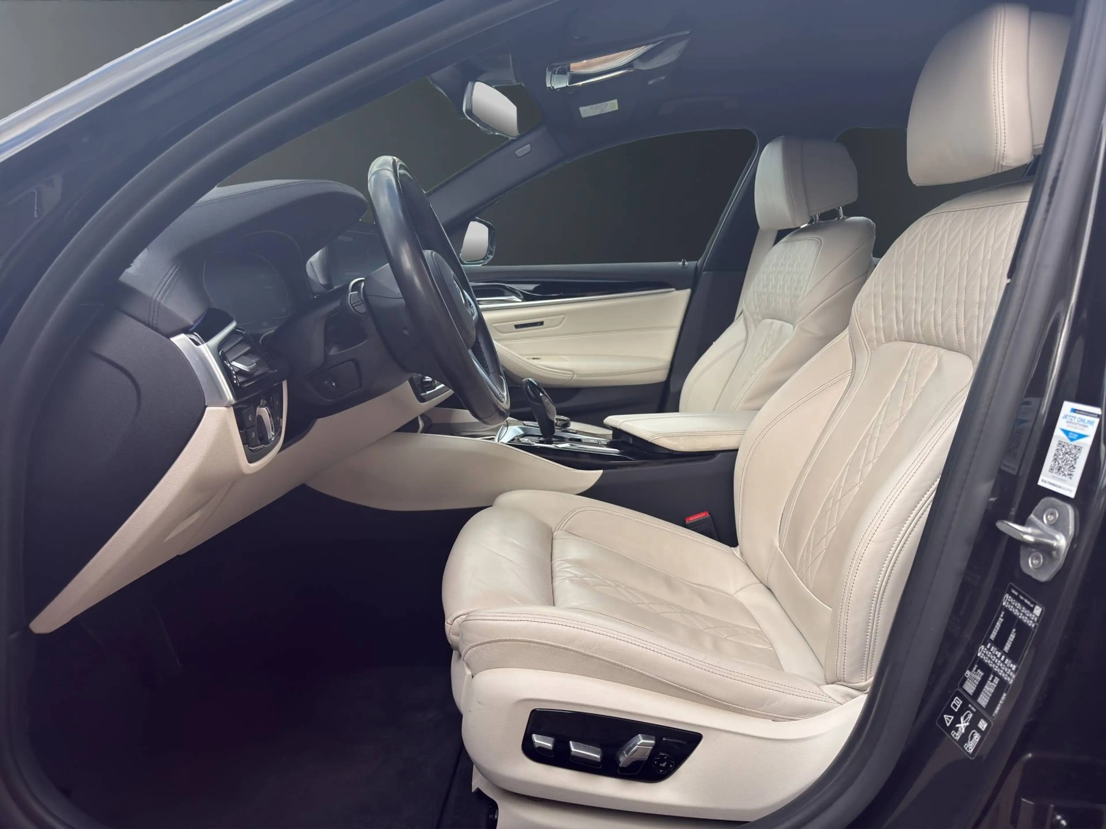 BMW 530 530 d xDrive touring Luxury Line — photo 9