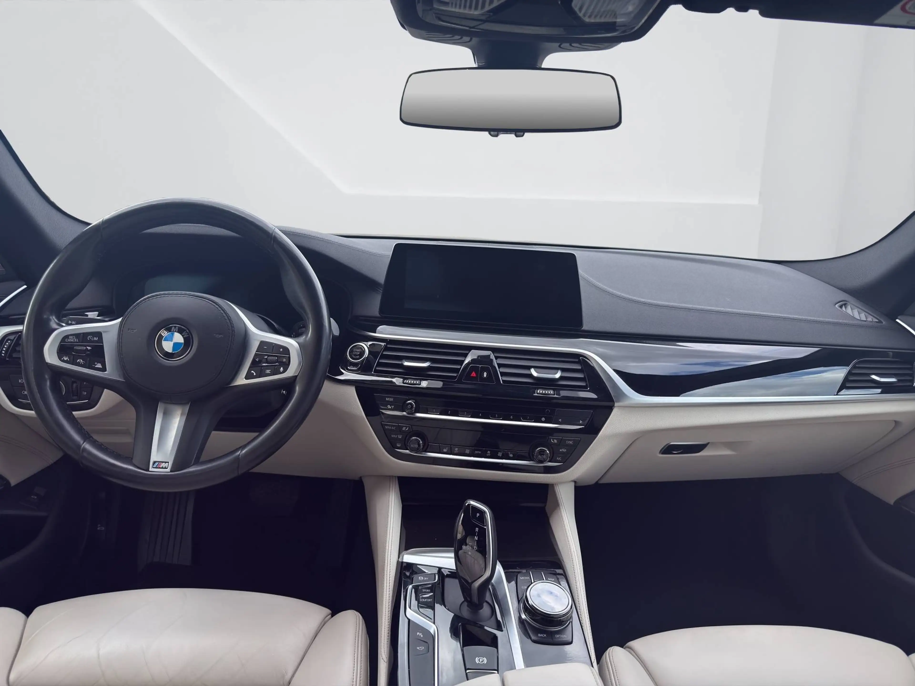 BMW 530 530 d xDrive touring Luxury Line — photo 13