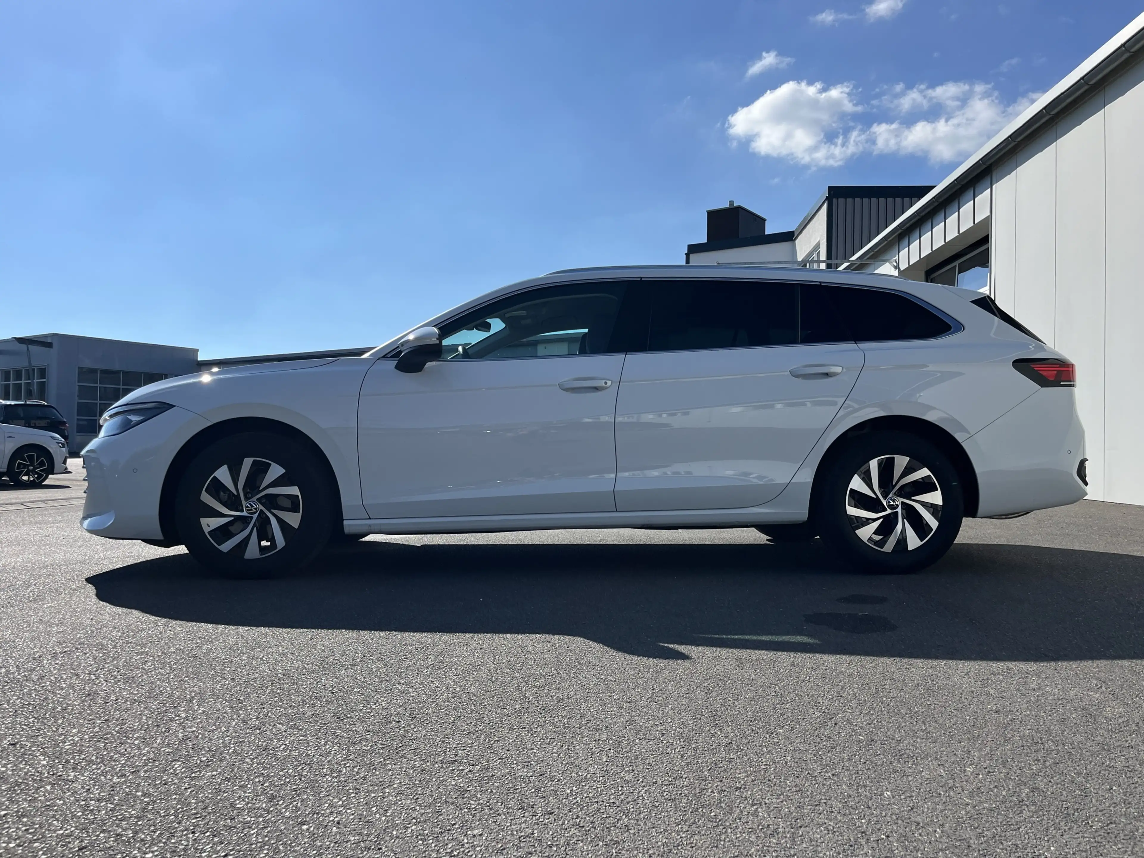 Volkswagen Passat Variant 1.5 TSI DSG Business 169€ m.20% Anz. HeadUp Navi — photo 2