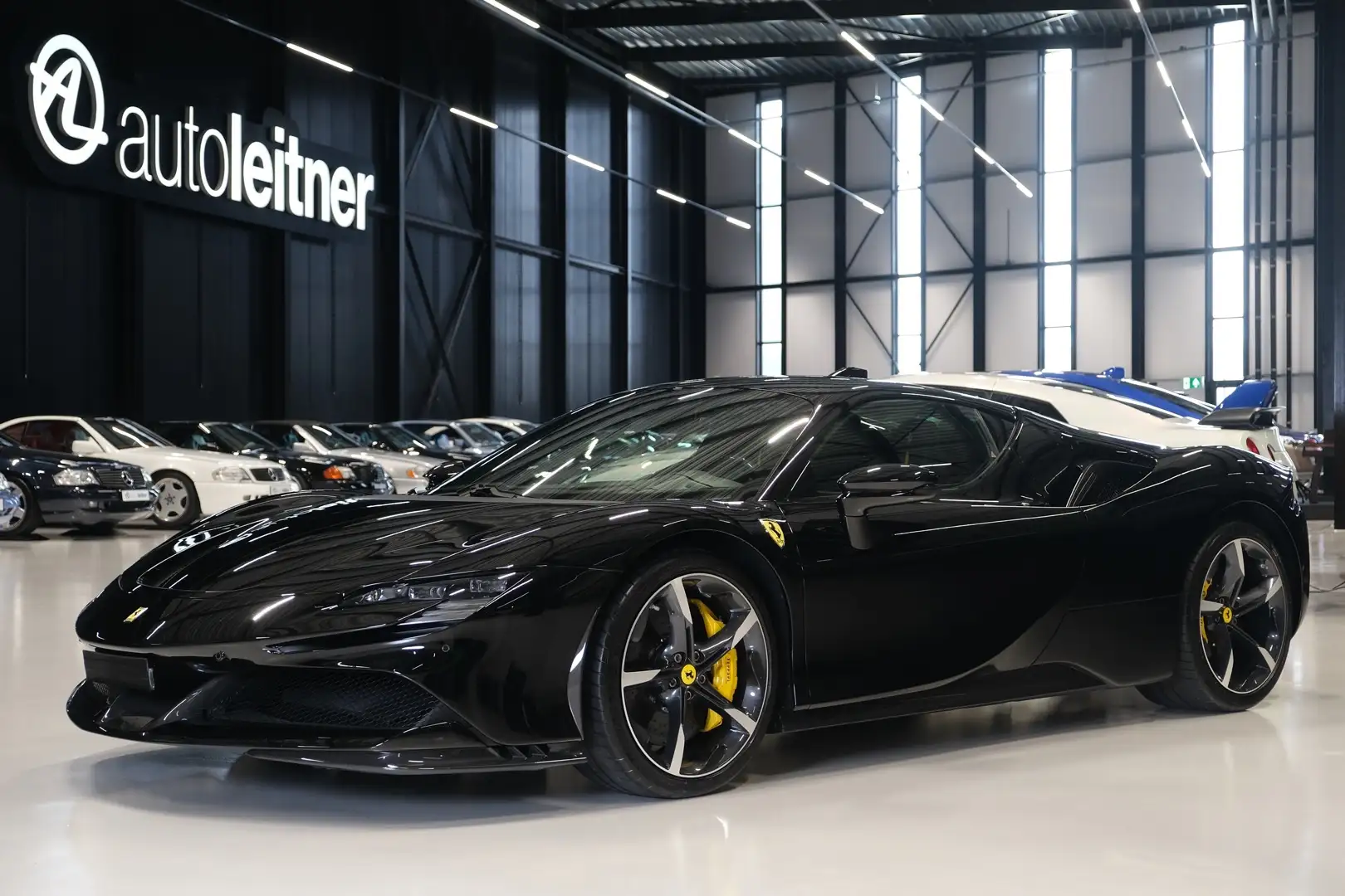 Ferrari SF90 Stradale origineel 3.006 km NL auto Zwart - 1