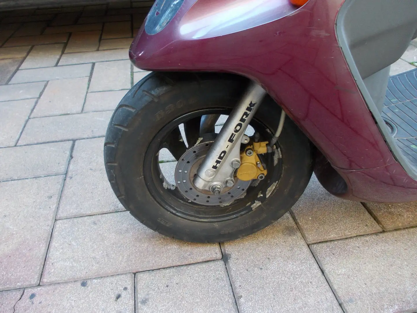 Malaguti F 10 50  2 TEMPI Красный - 2