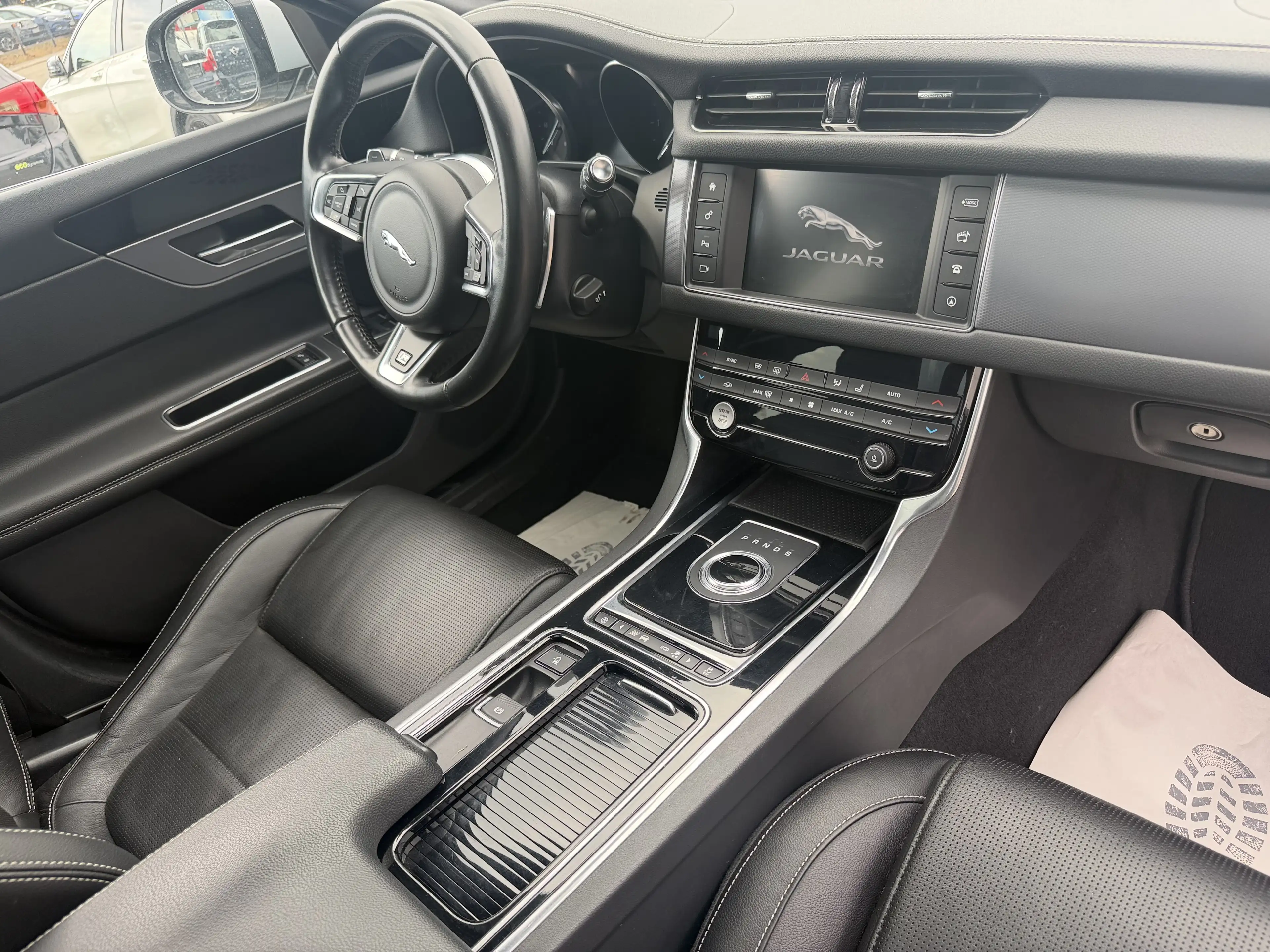 Jaguar XF XF 20d Sportbrake Aut. R-Sport — photo 10
