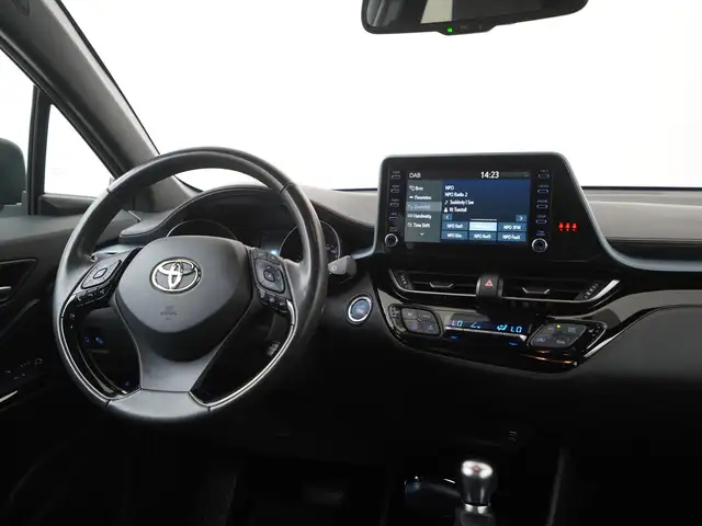 Toyota C-HR view 5