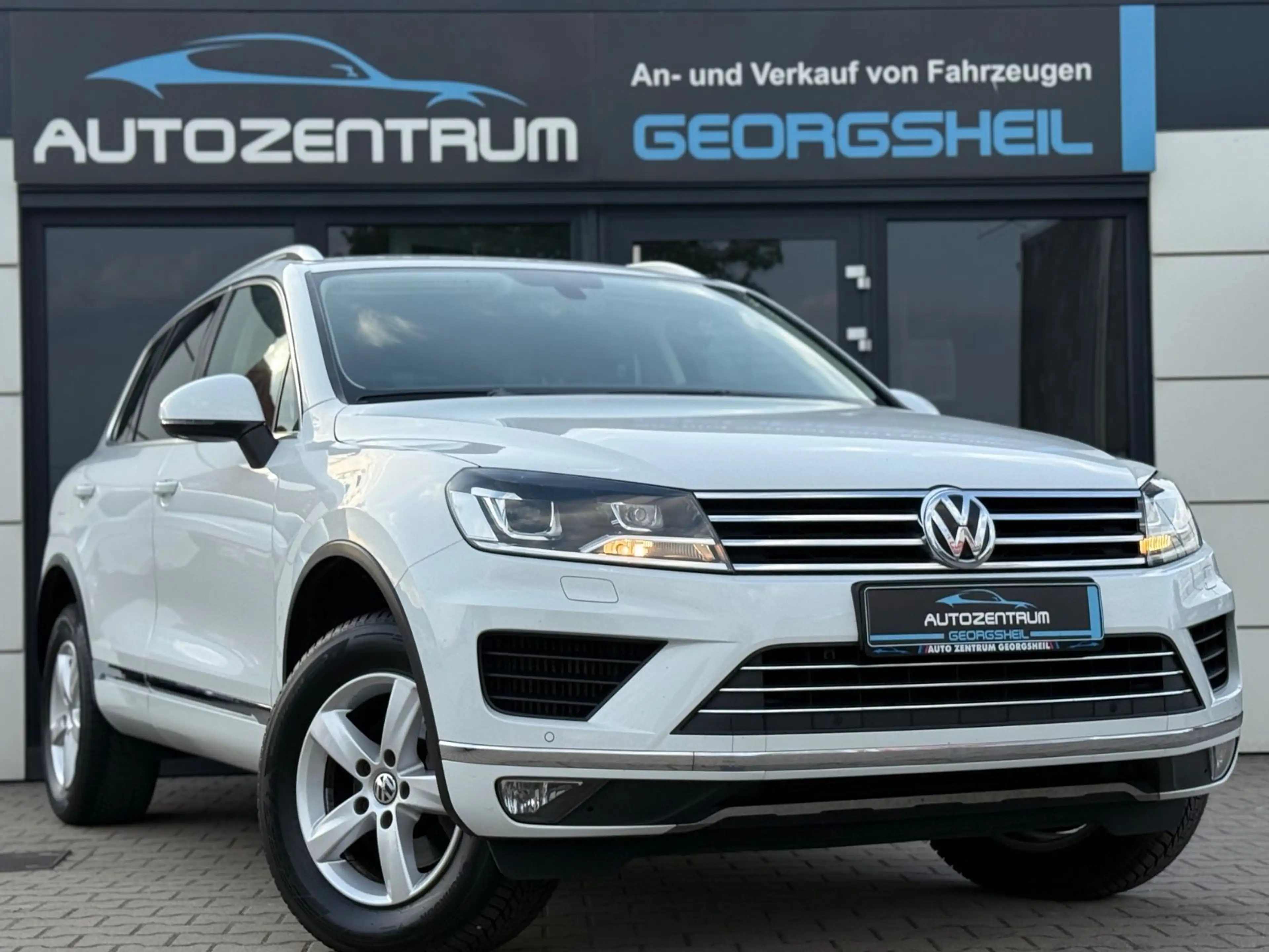 Volkswagen Touareg V6 TDI/Allrad/AHK/Leder/Navi/Xenon/SHZ