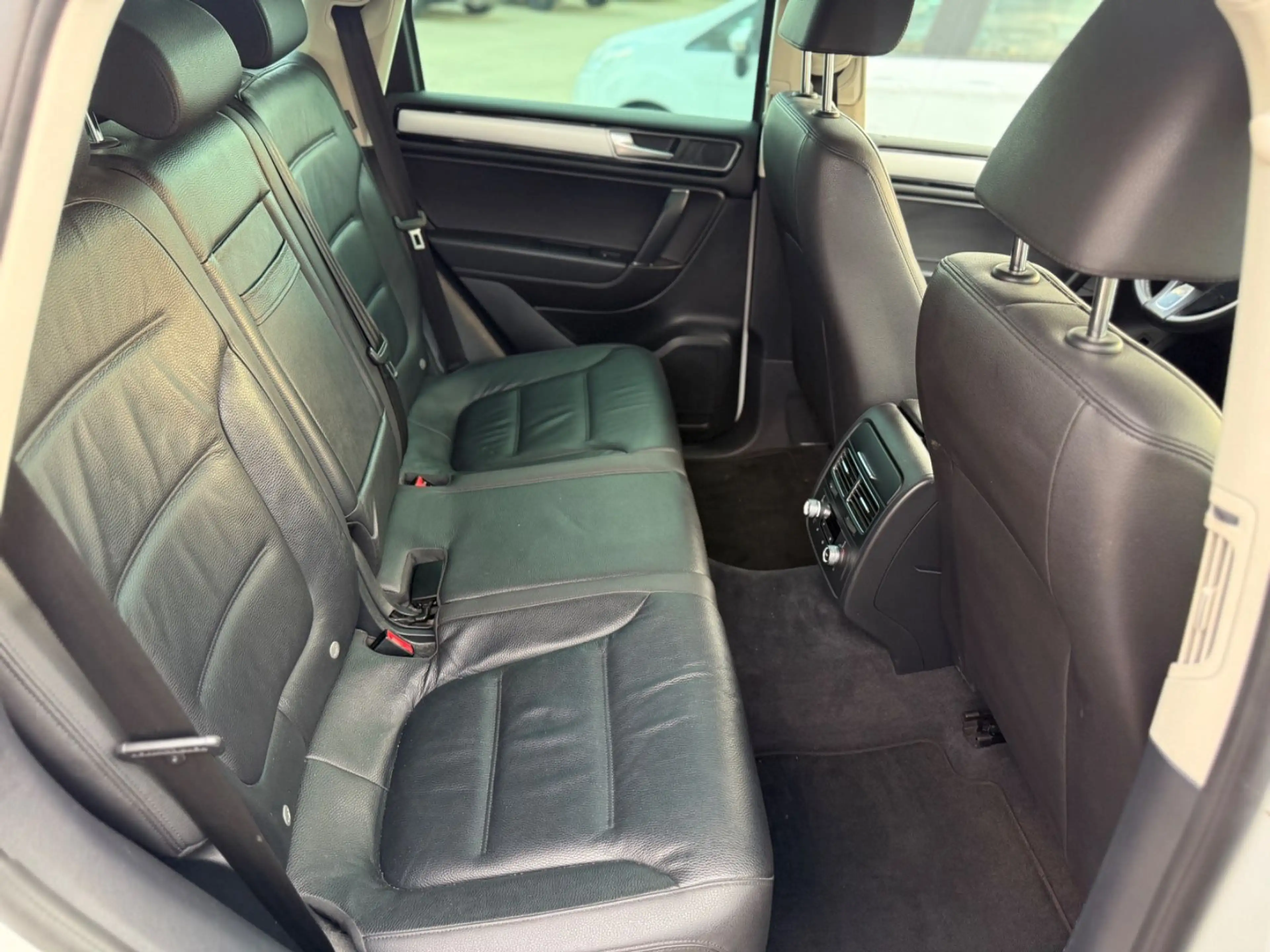 Volkswagen Touareg V6 TDI/Allrad/AHK/Leder/Navi/Xenon/SHZ — photo 15