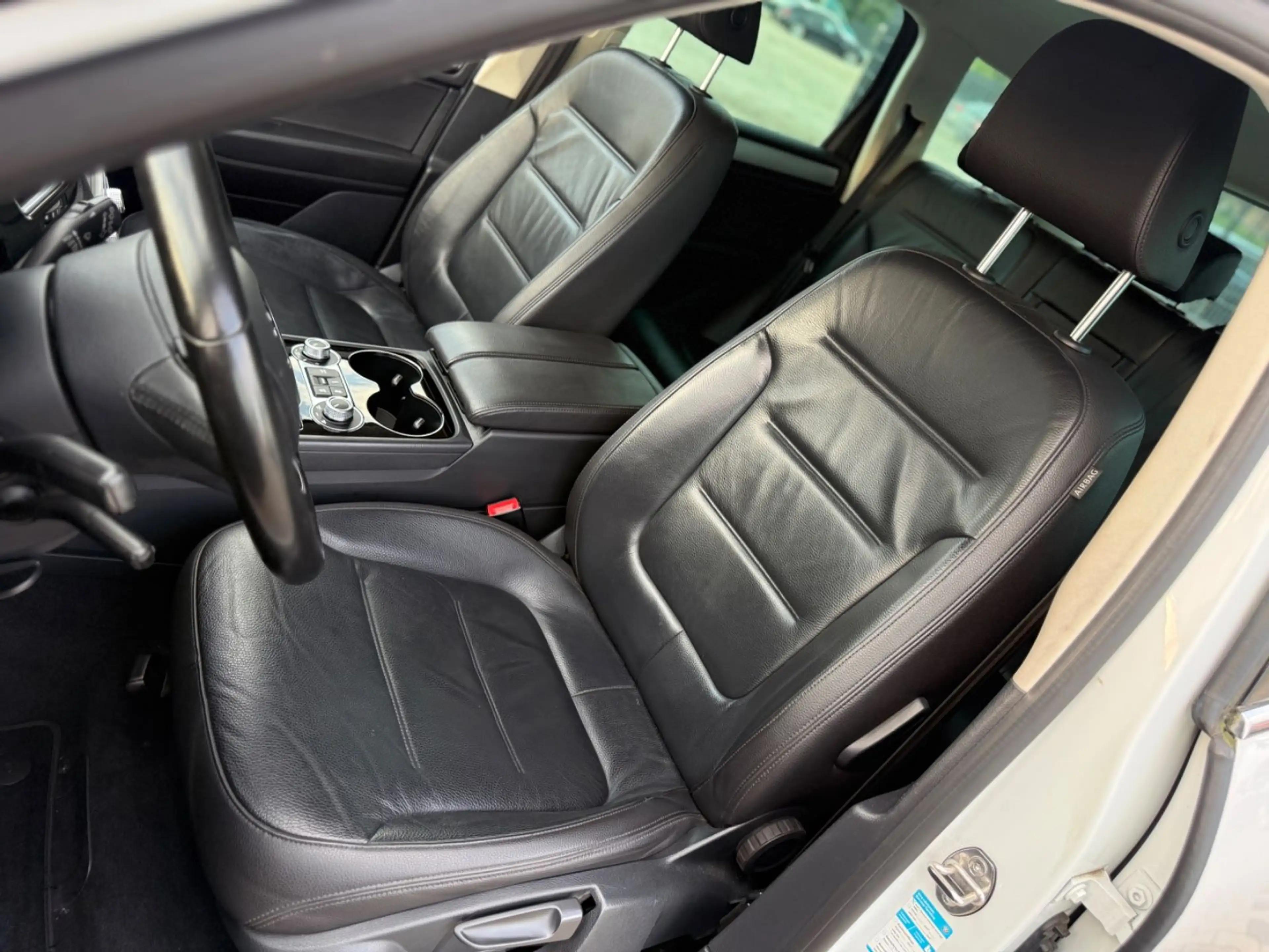 Volkswagen Touareg V6 TDI/Allrad/AHK/Leder/Navi/Xenon/SHZ — photo 12
