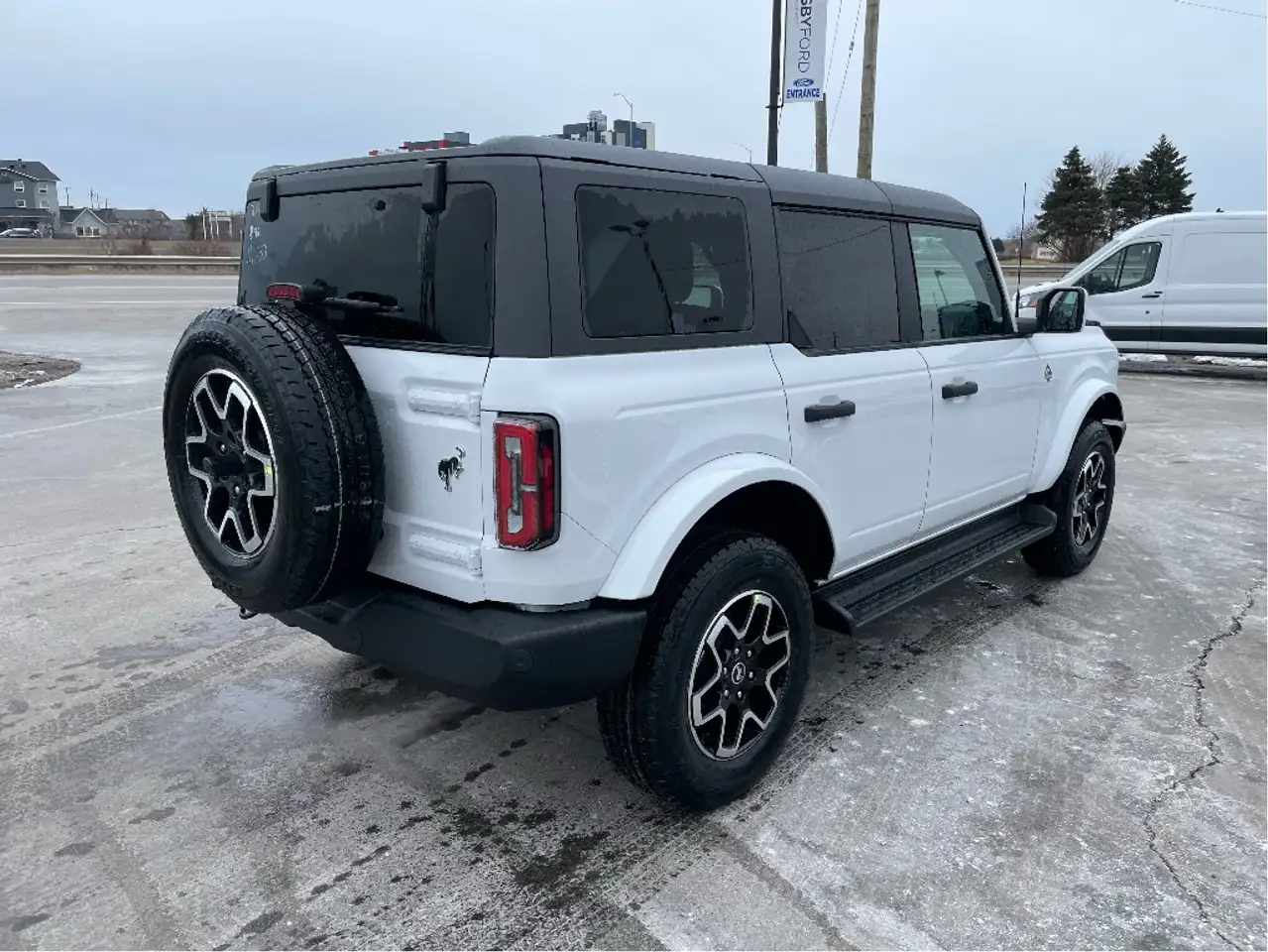 Ford Bronco снимка Ford Bronco