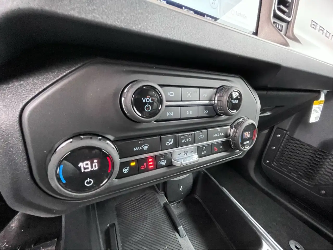 Ford Bronco снимка Ford Bronco