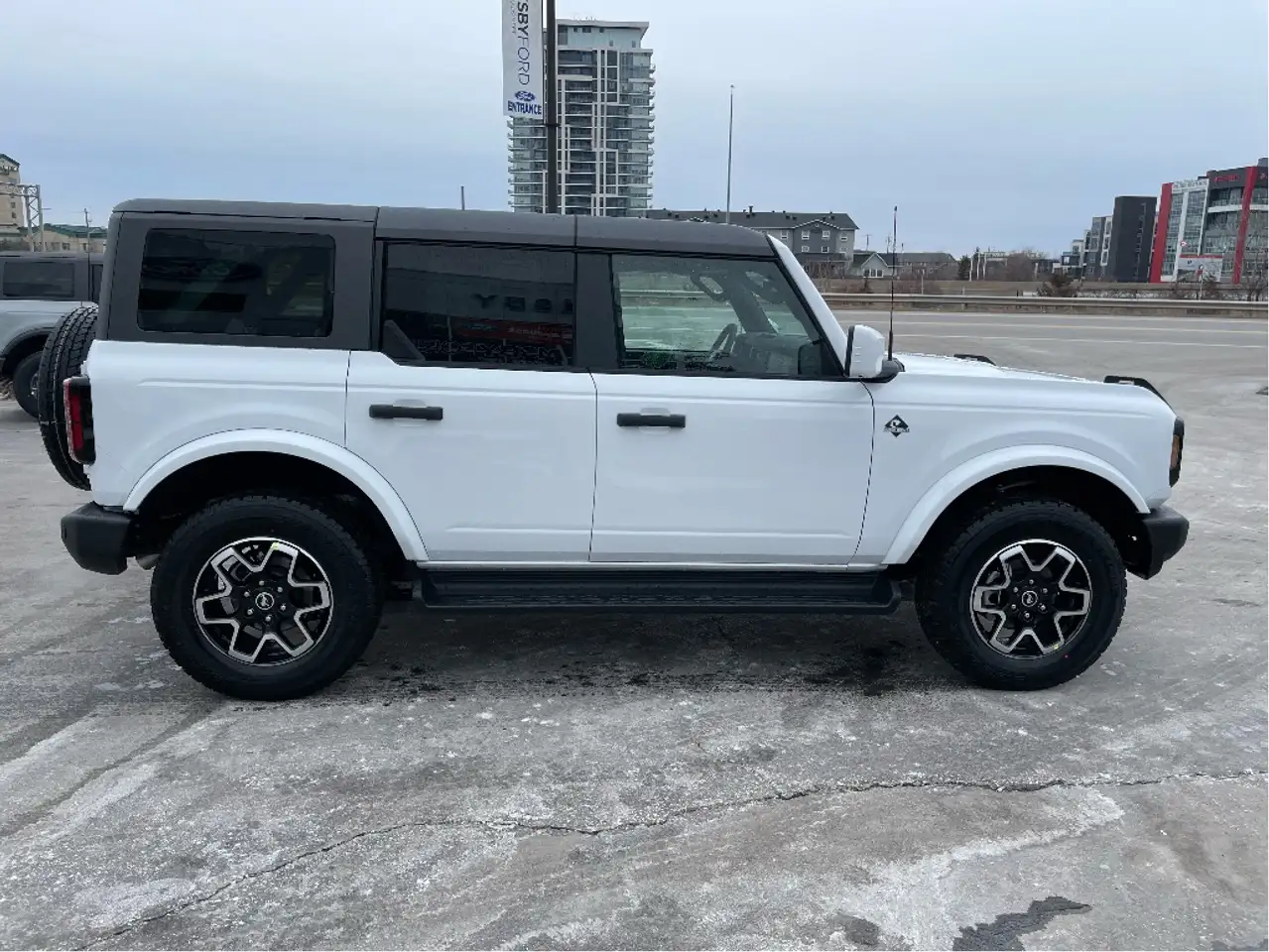 Ford Bronco снимка Ford Bronco