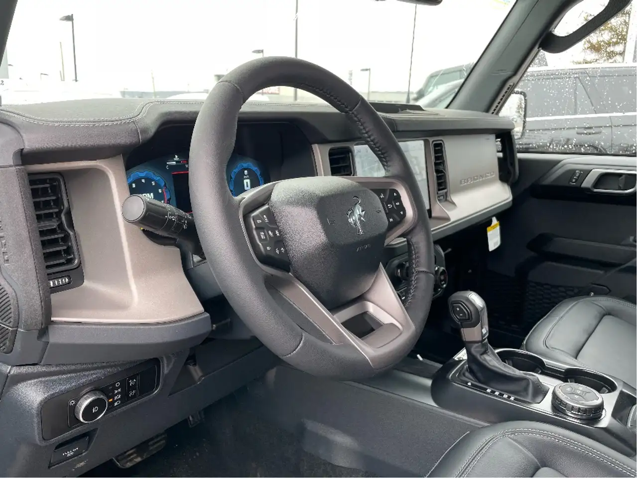 Ford Bronco снимка Ford Bronco