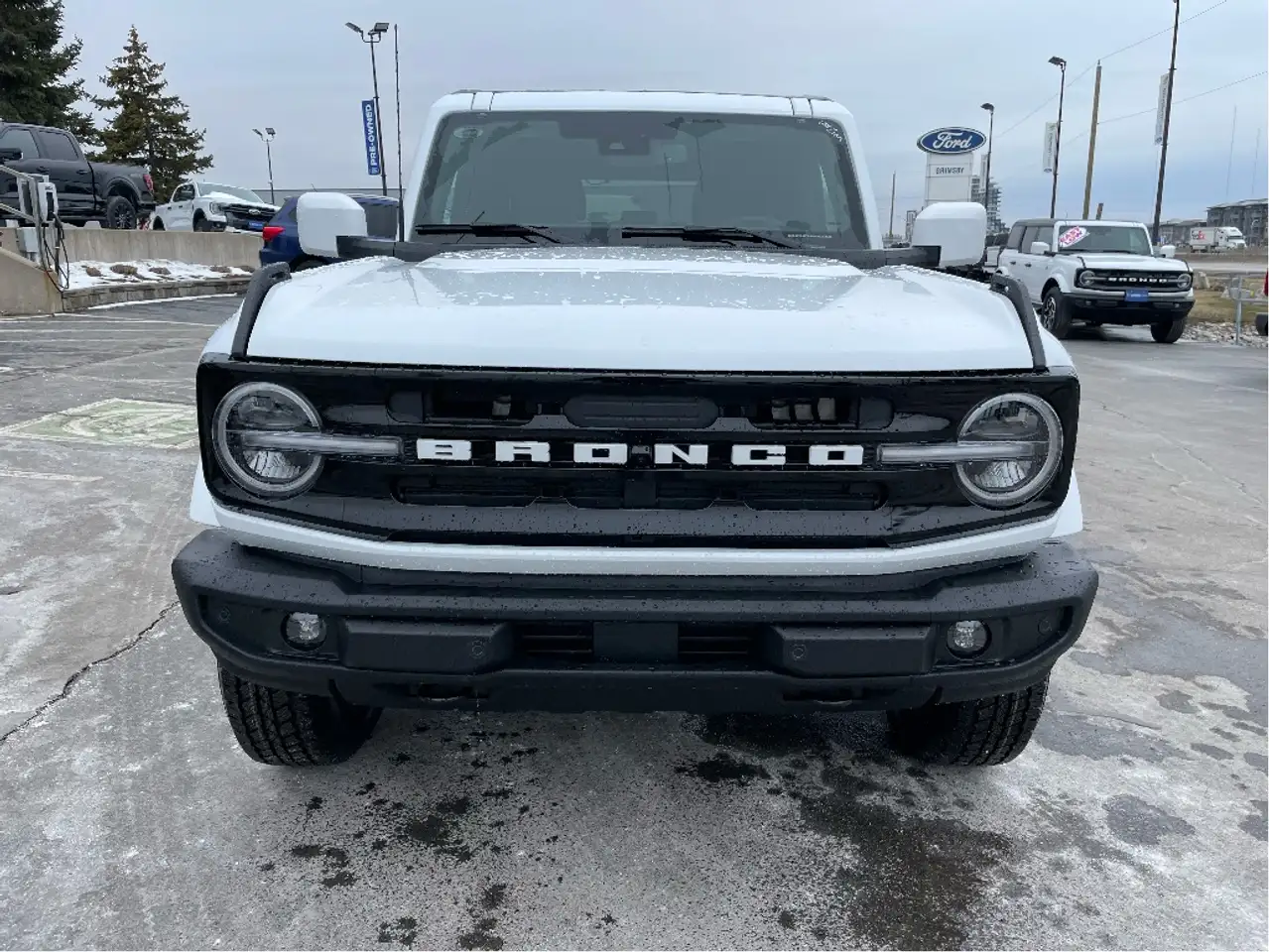 Ford Bronco снимка Ford Bronco