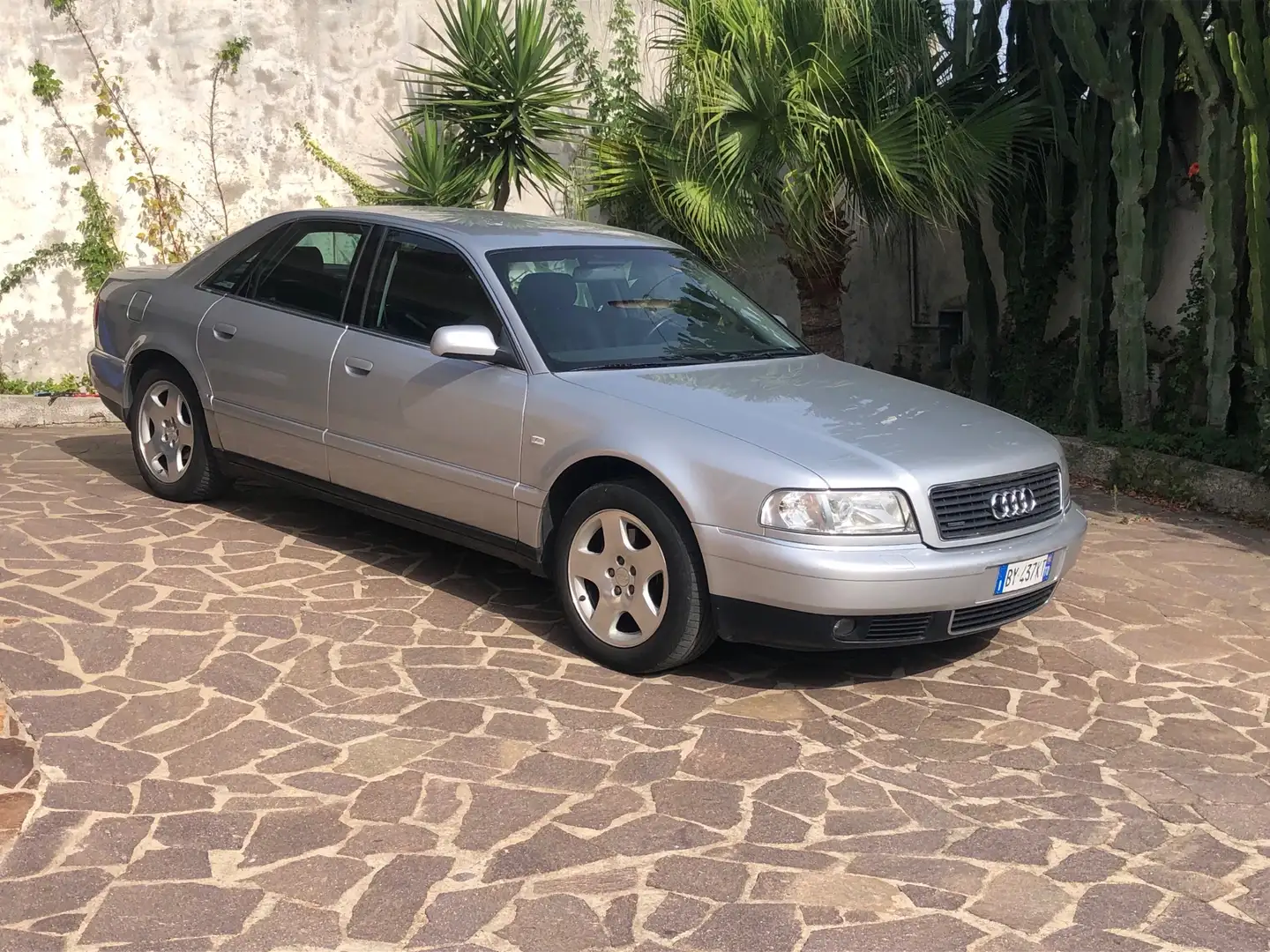 Audi A8 2.5 V6 TDI Quattro Tiptronic 180cv ASI e CRS Silber - 1
