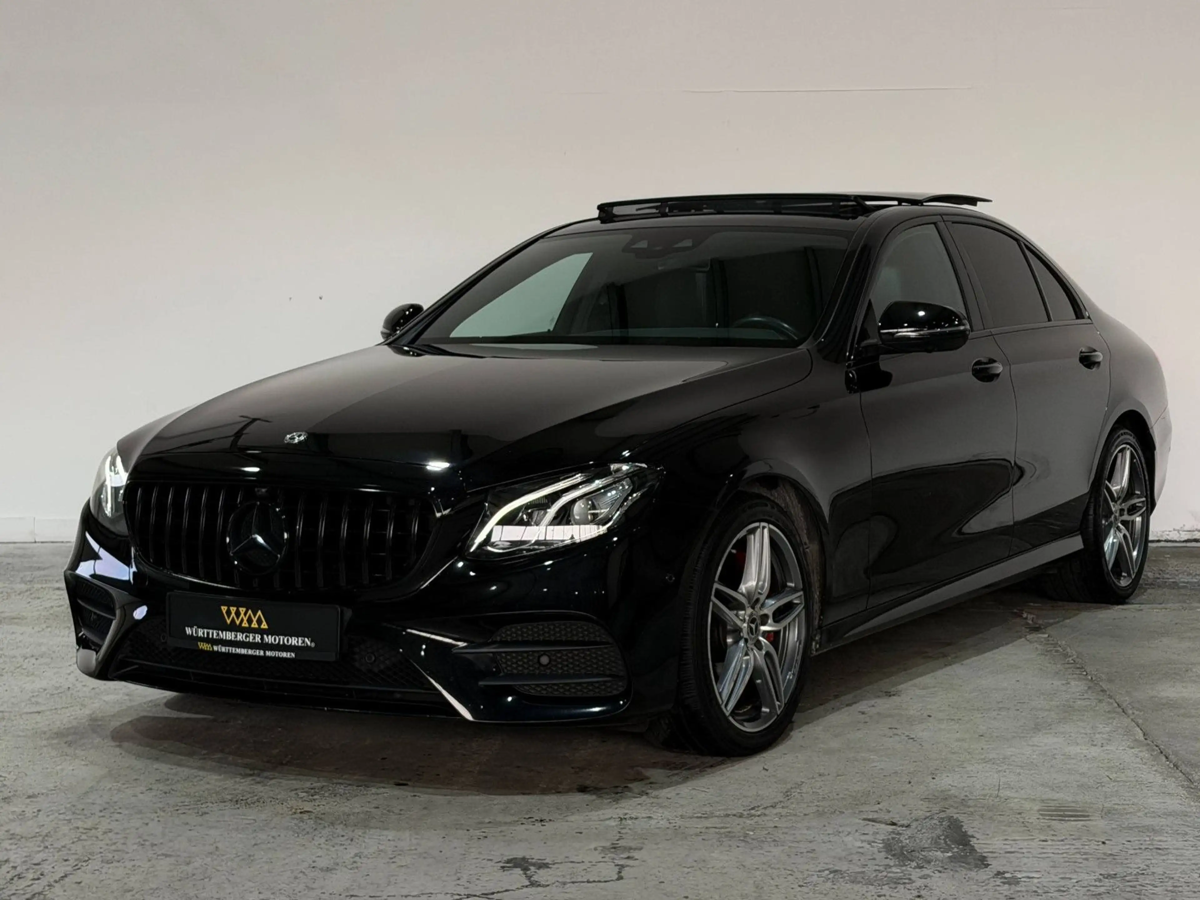 Mercedes-Benz E 220 d Lim*AMG-LINE*PANO*HuD*360°*LED*WIDE*