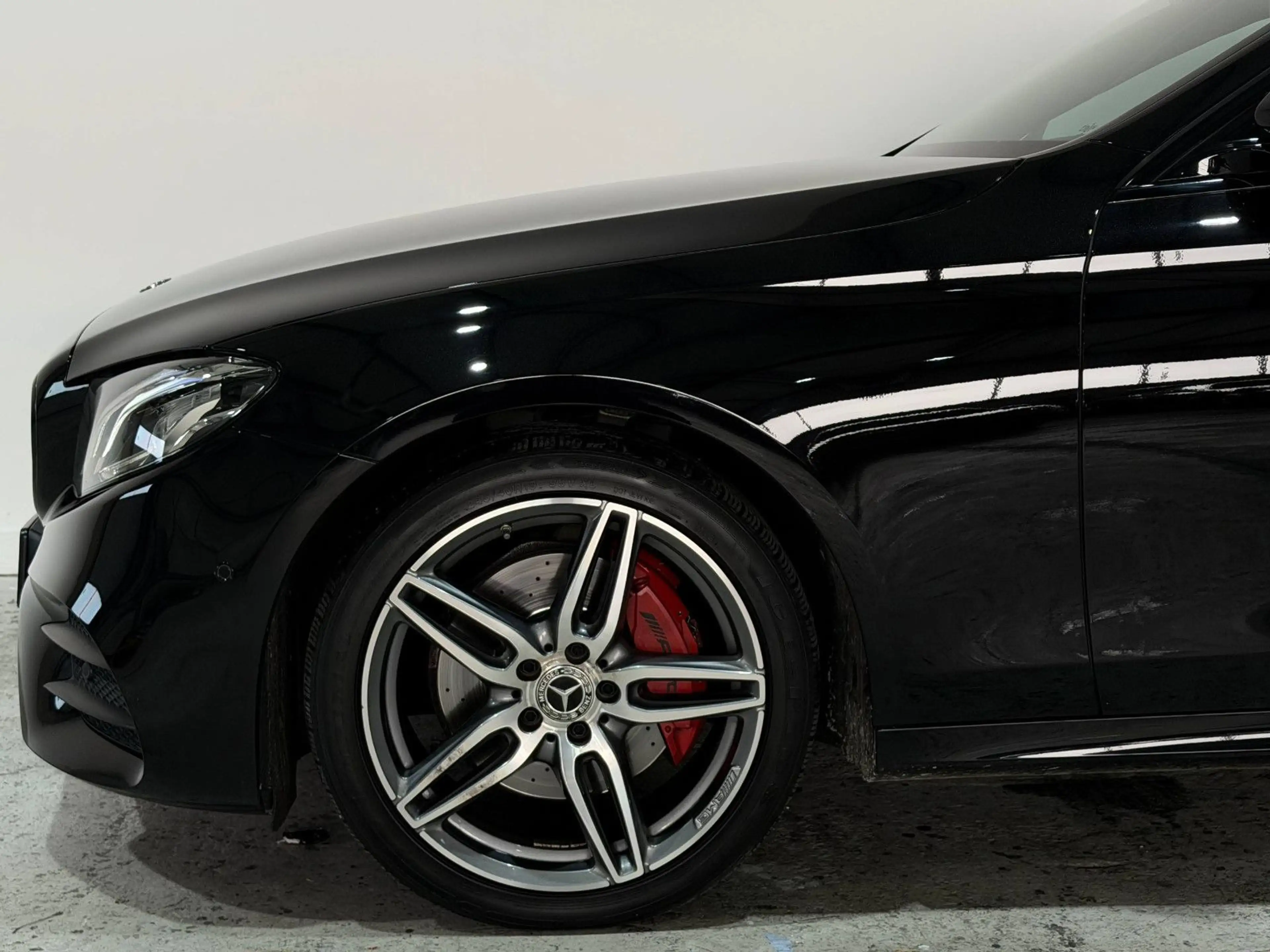 Mercedes-Benz E 220 d Lim*AMG-LINE*PANO*HuD*360°*LED*WIDE* — photo 15