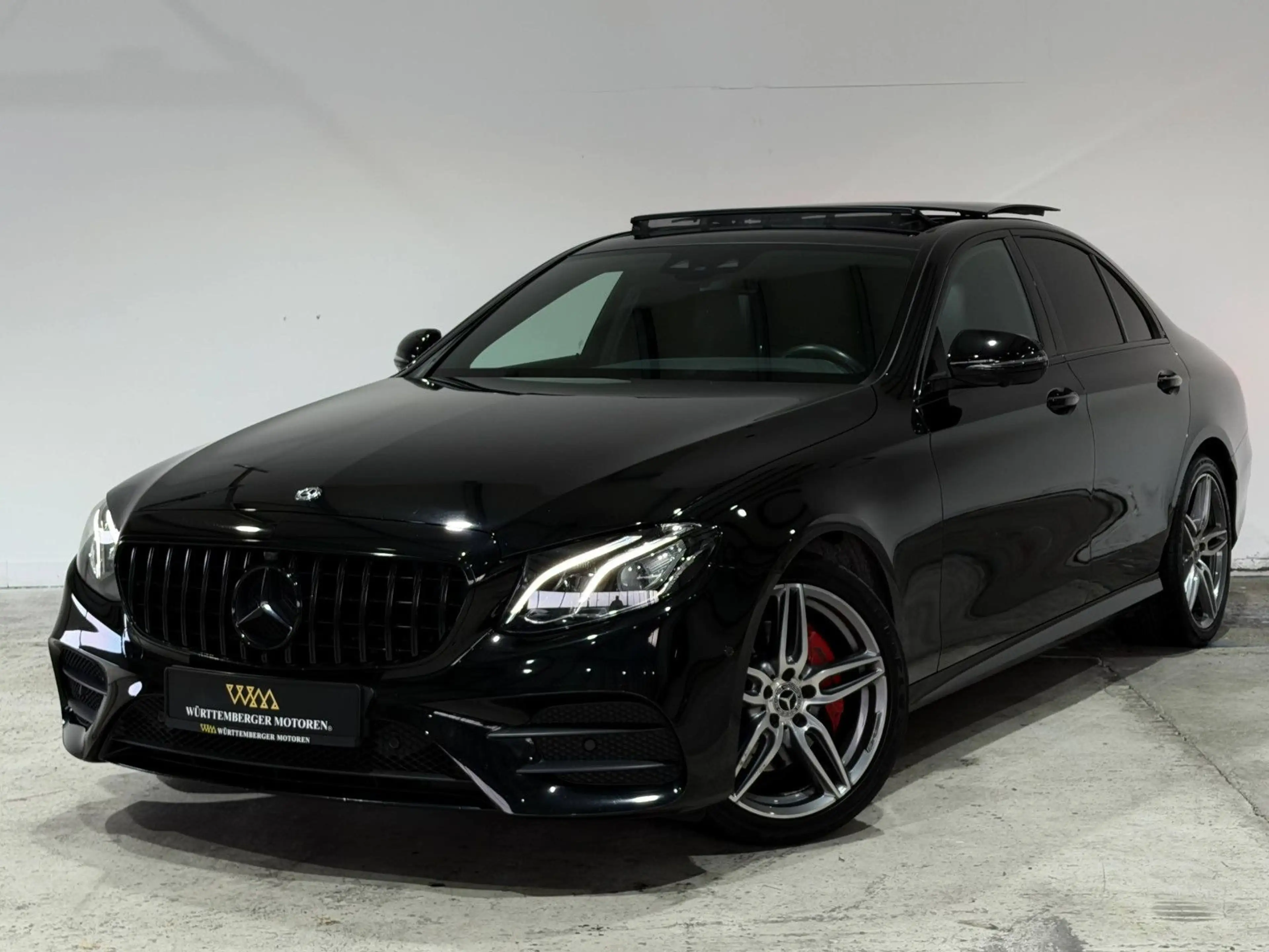 Mercedes-Benz E 220 d Lim*AMG-LINE*PANO*HuD*360°*LED*WIDE* — photo 9