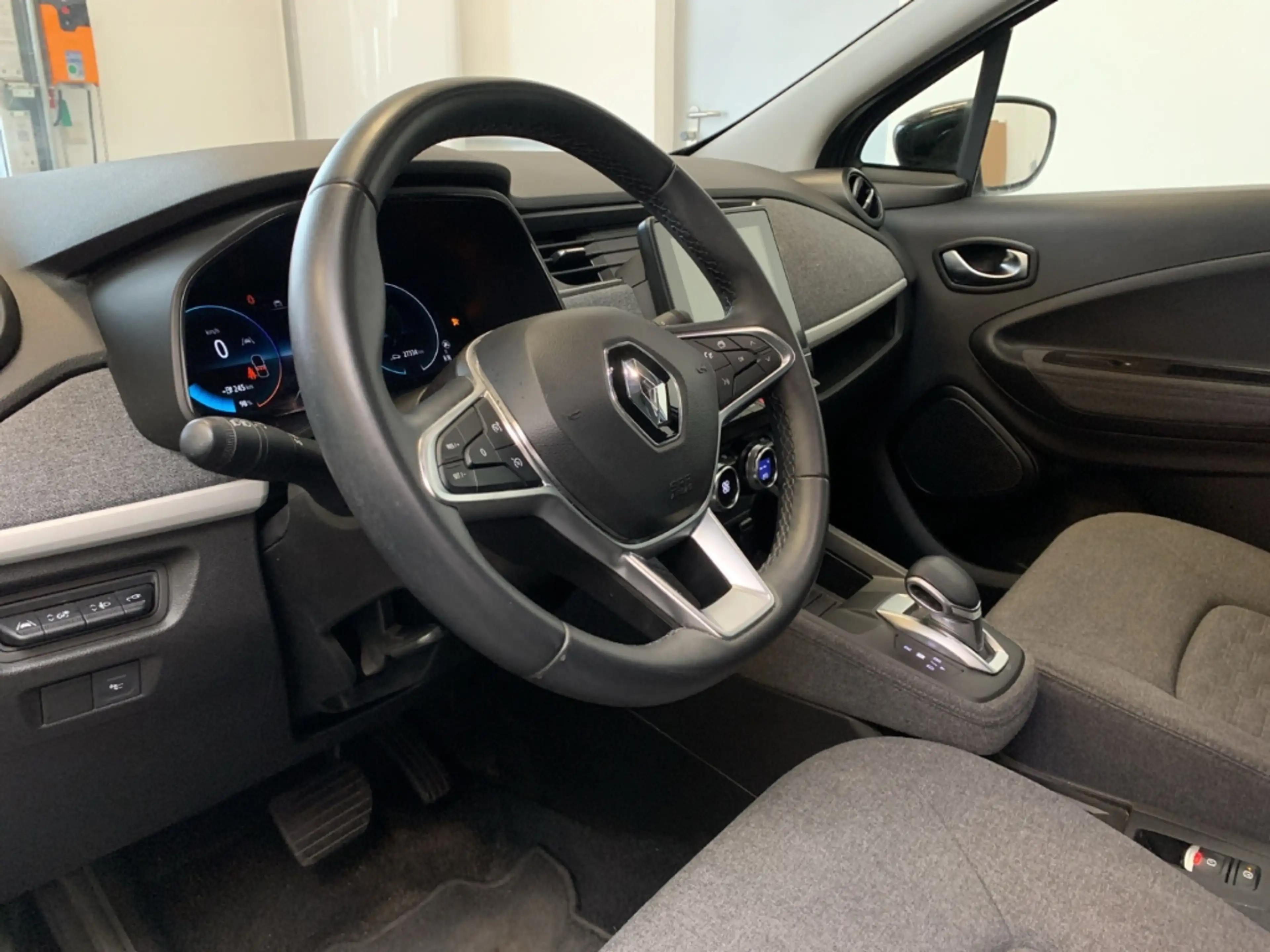 Renault ZOE R110 EV50 PAKET EVOLUTION Evolution NAVI+KLIMA+PDC — photo 10
