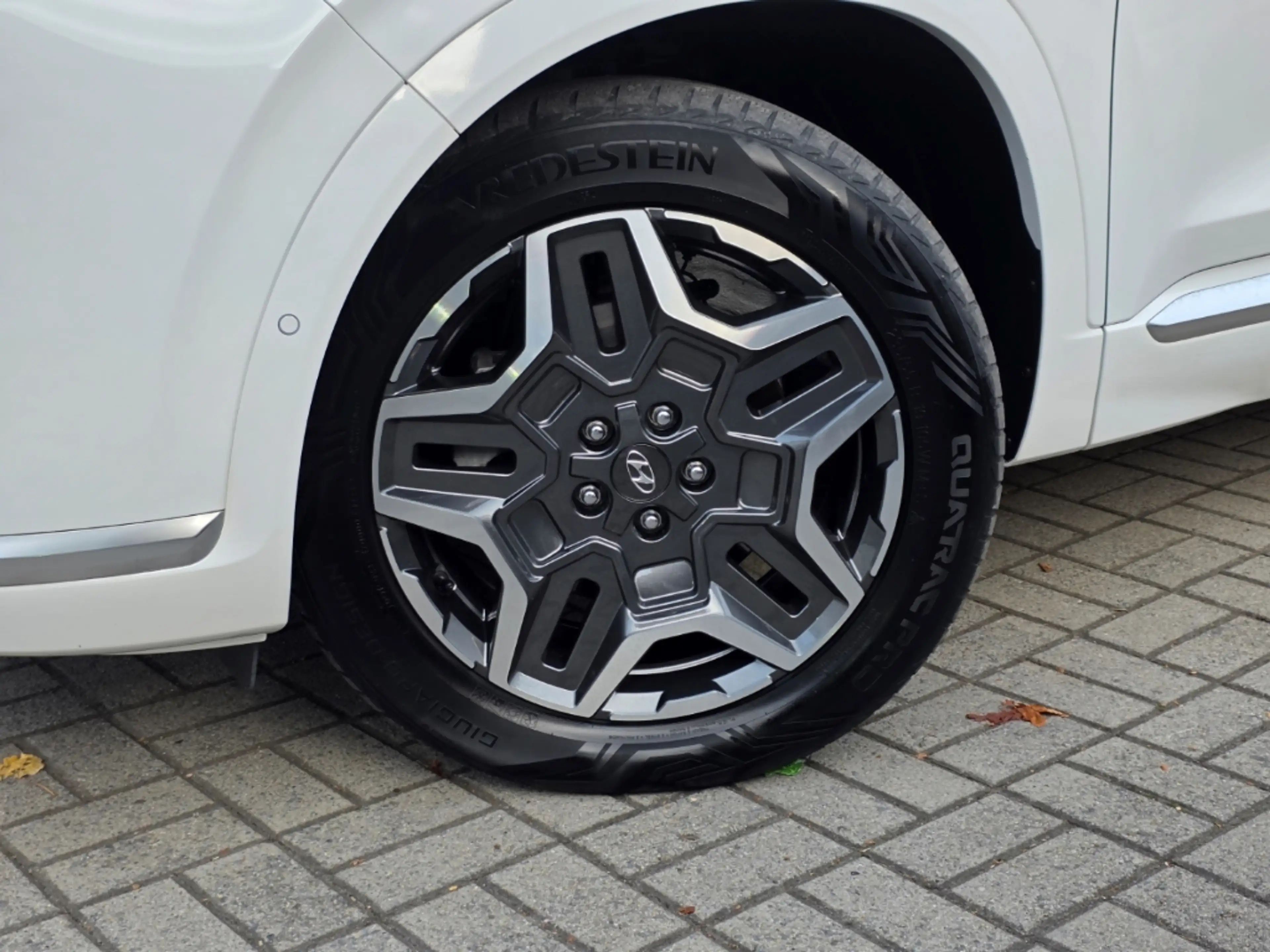 Hyundai SANTA FE PHEV Signature 1.6 T-GDI A/T 4WD / Standheizung / — photo 5