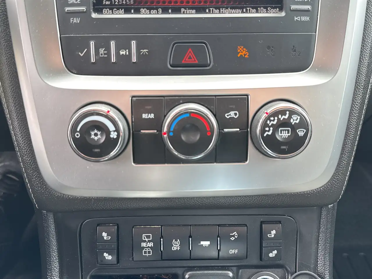 GMC Acadia снимка GMC Acadia