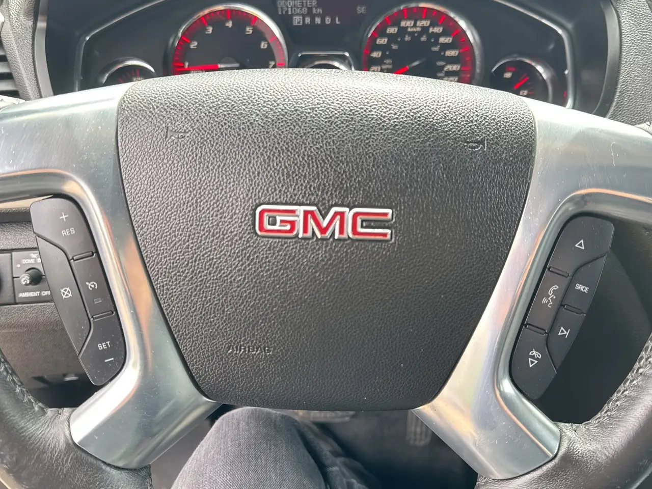GMC Acadia снимка GMC Acadia