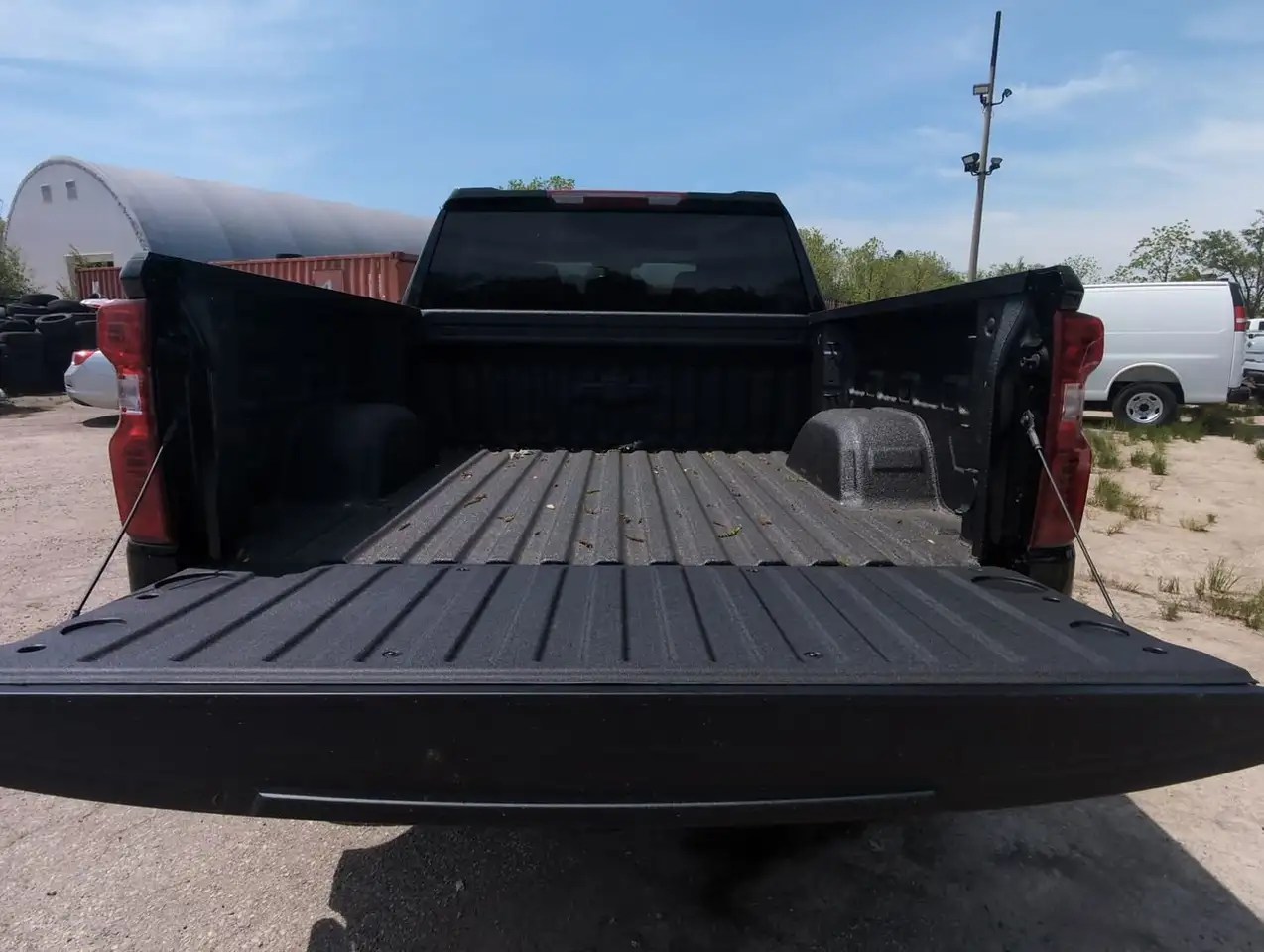 Chevrolet Silverado 1500 снимка Chevrolet Silverado 1500