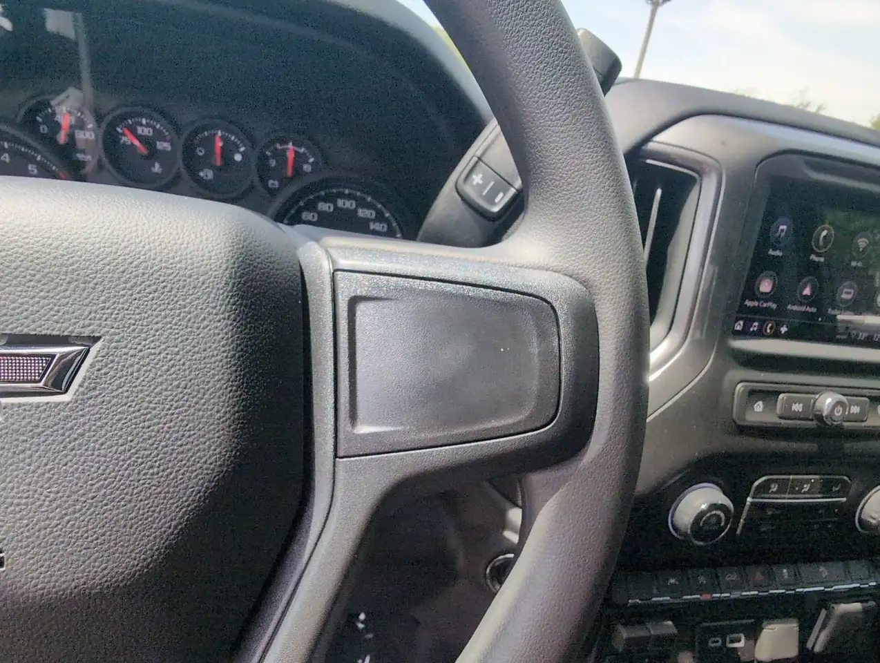 Chevrolet Silverado 1500 снимка Chevrolet Silverado 1500