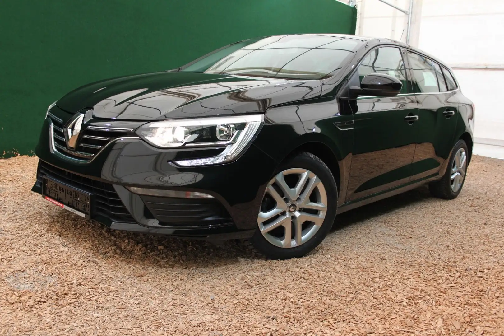 Renault Megane IV Grandtour Play/ SHZ/ PDC/ Navi/ 58tkm Schwarz - 2