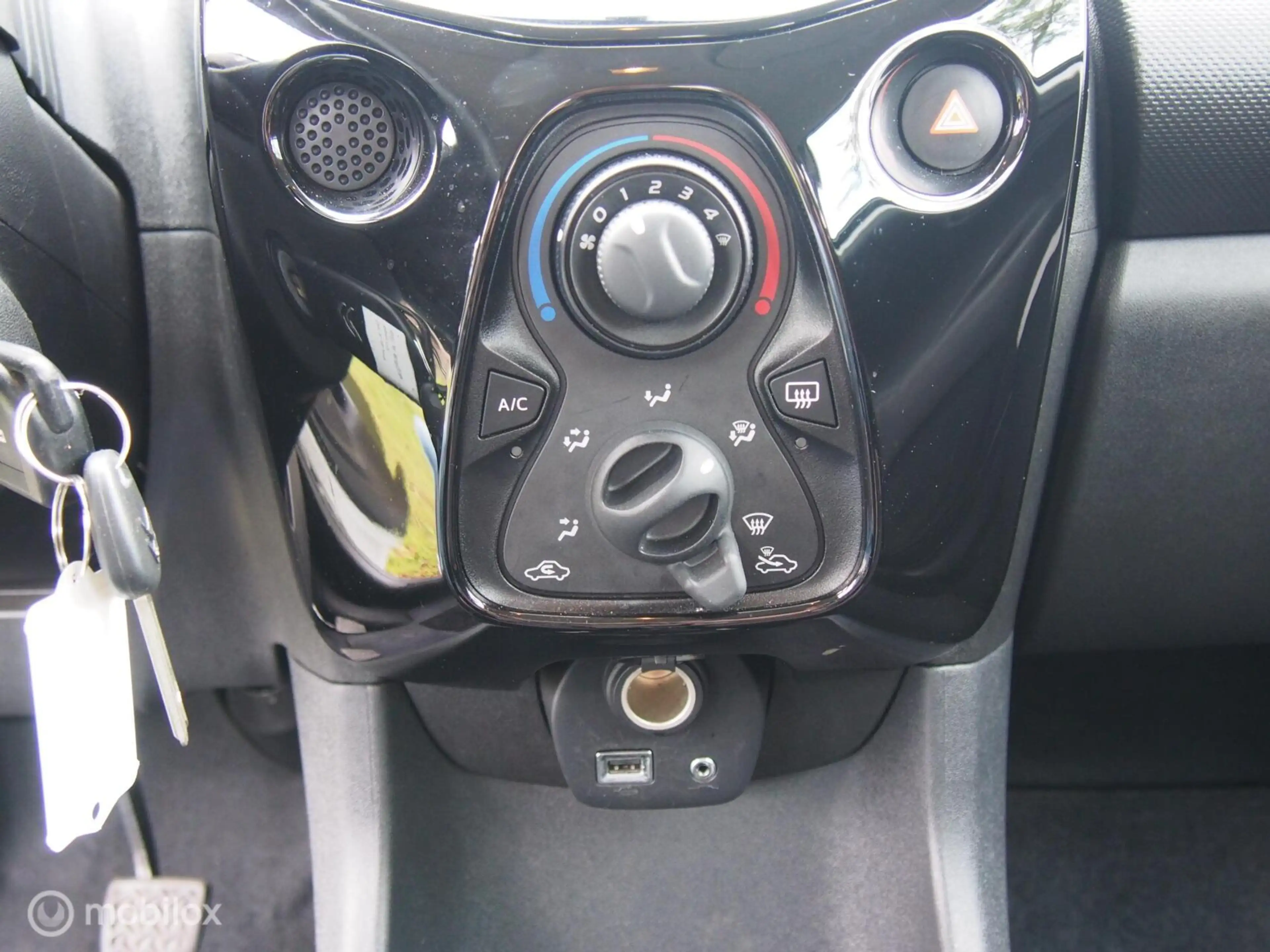 Citroen C1 1.0 VTi Feel — photo 13
