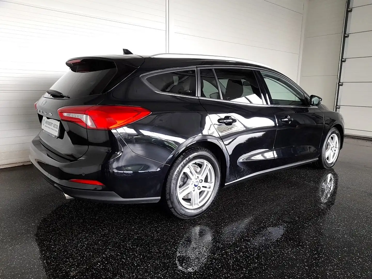 Ford Focus Turnier C&C 1,5 EcoBlue Aut. *LED / NAVI / PDC ... Schwarz - 2
