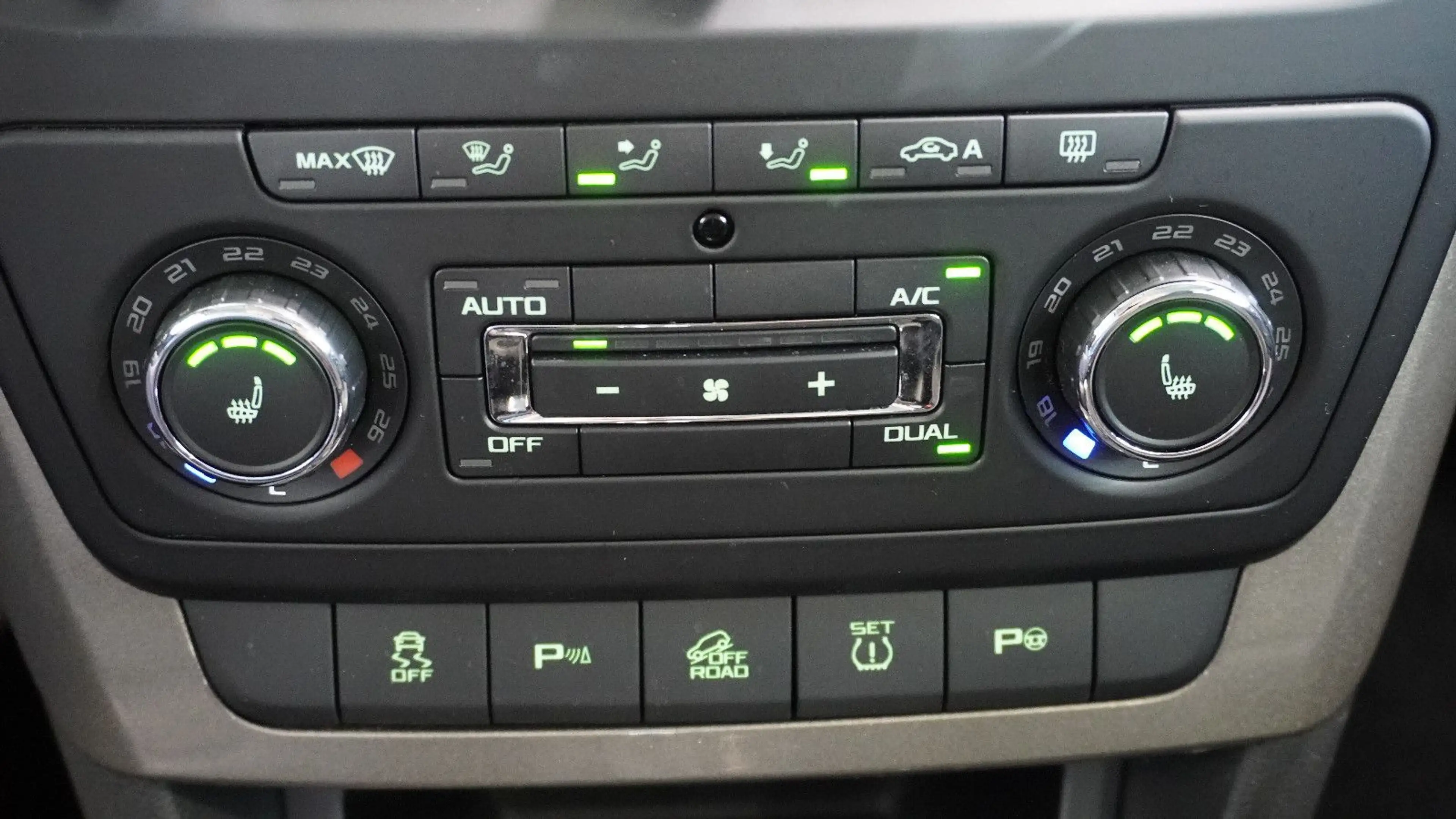 Skoda Yeti Elegance Outdoor 4x4*DAB*BI-XENON — photo 14