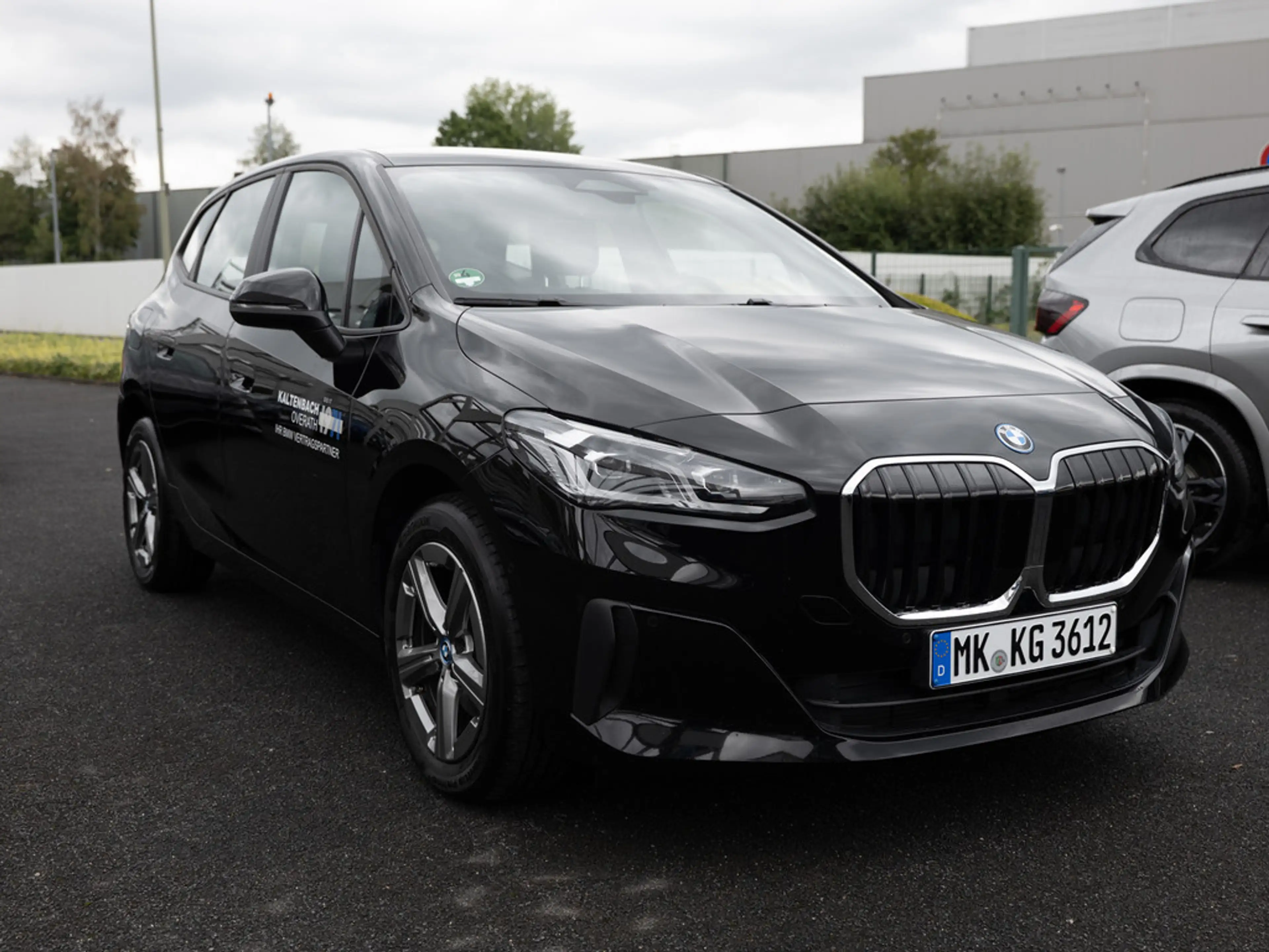 BMW 225 Active Tourer xDrive AHK LED NAVI KAMERA — photo 4