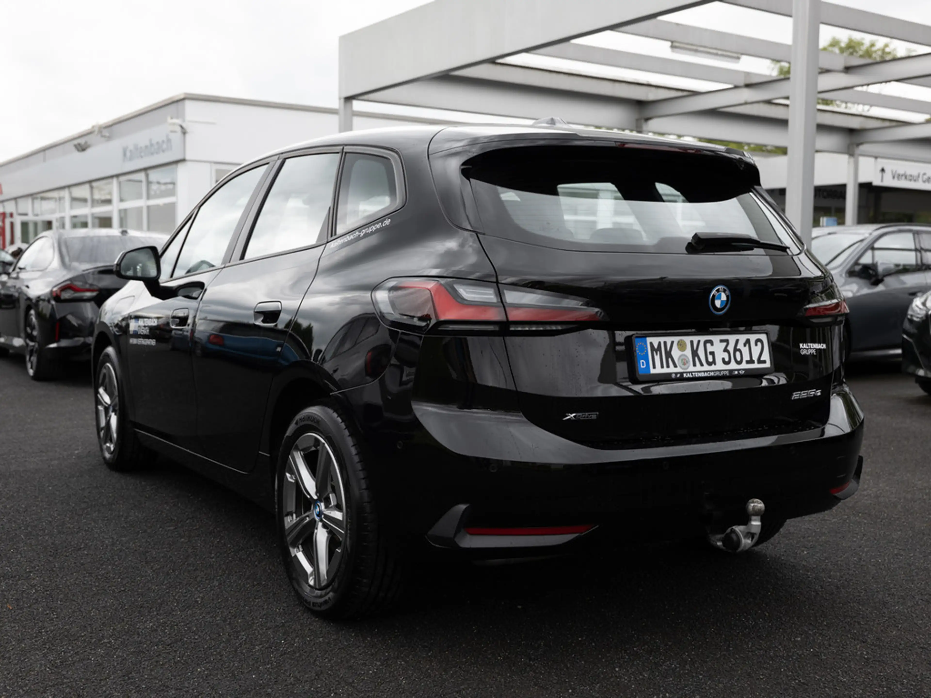 BMW 225 Active Tourer xDrive AHK LED NAVI KAMERA — photo 8