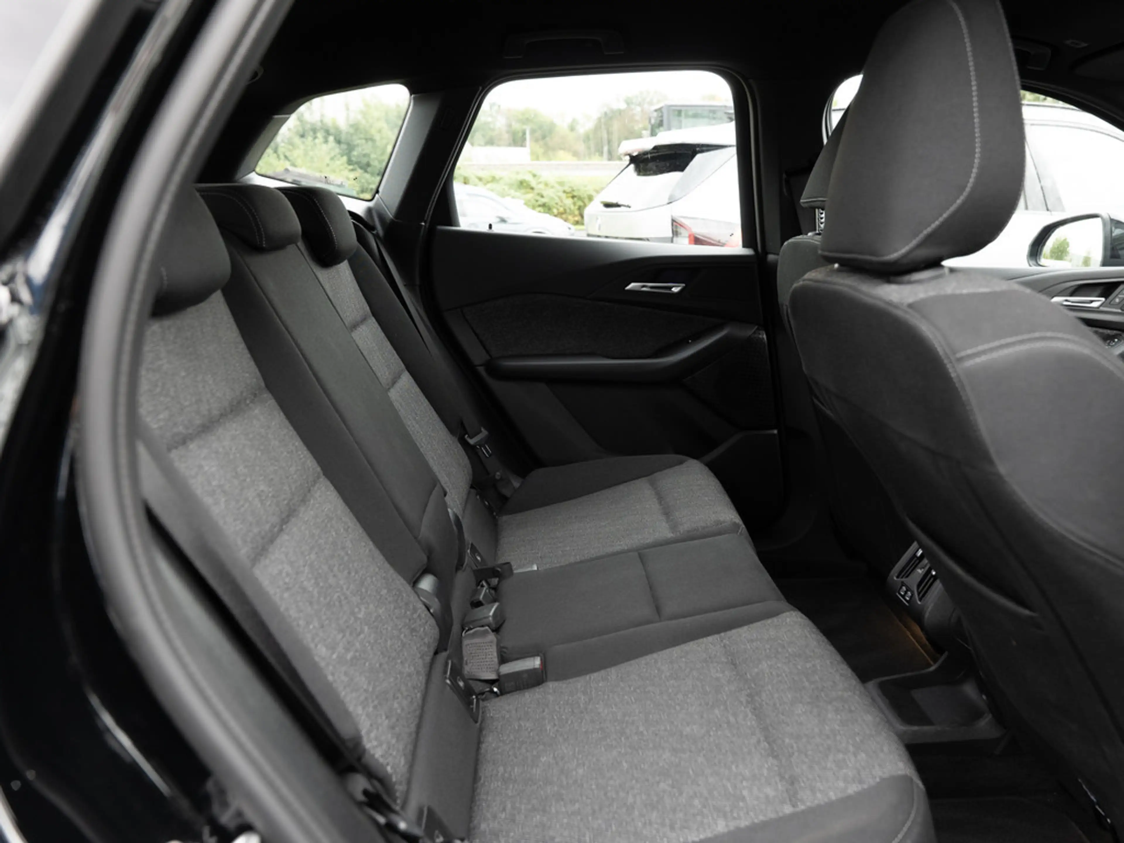 BMW 225 Active Tourer xDrive AHK LED NAVI KAMERA — photo 10