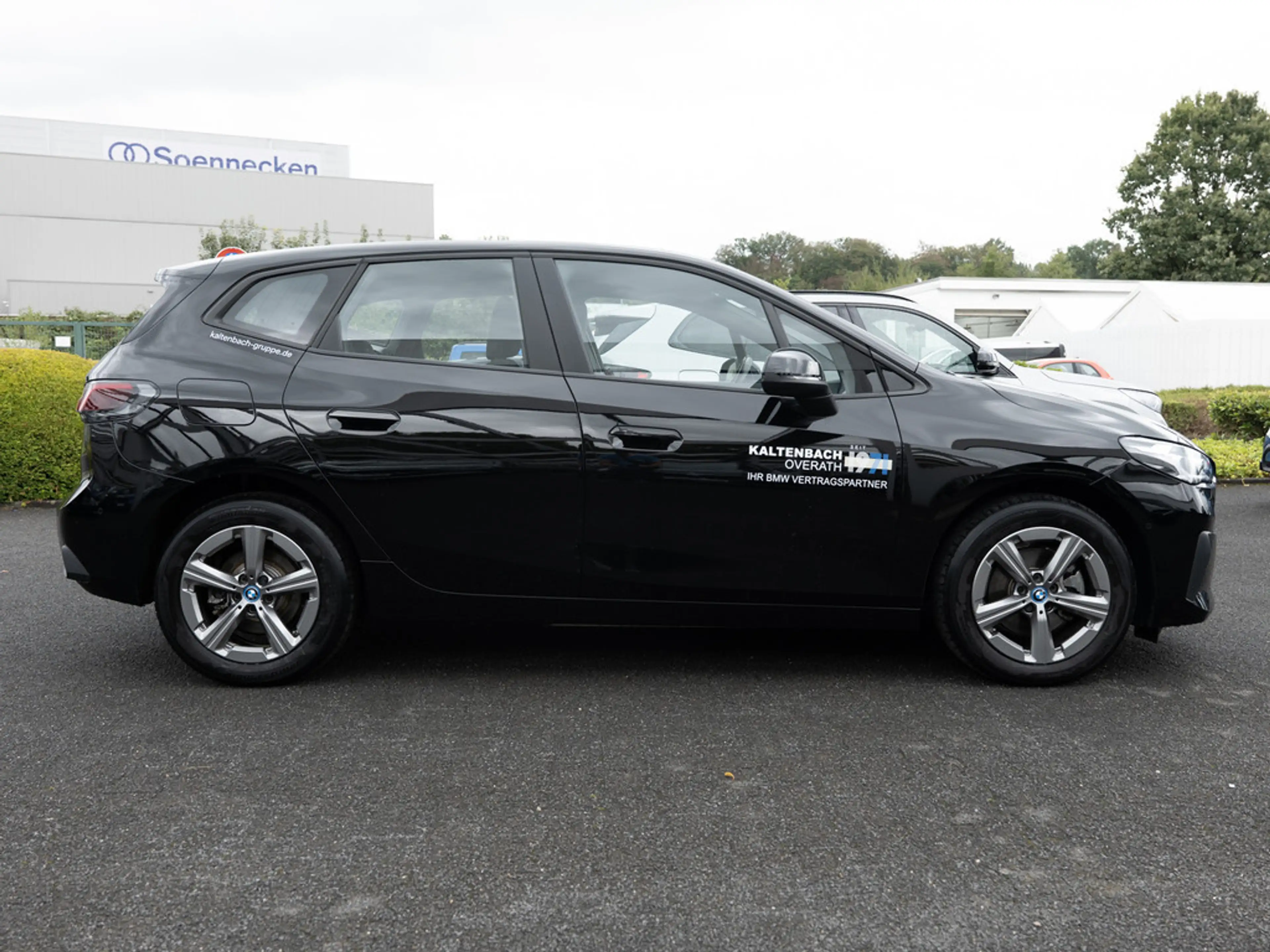 BMW 225 Active Tourer xDrive AHK LED NAVI KAMERA — photo 5
