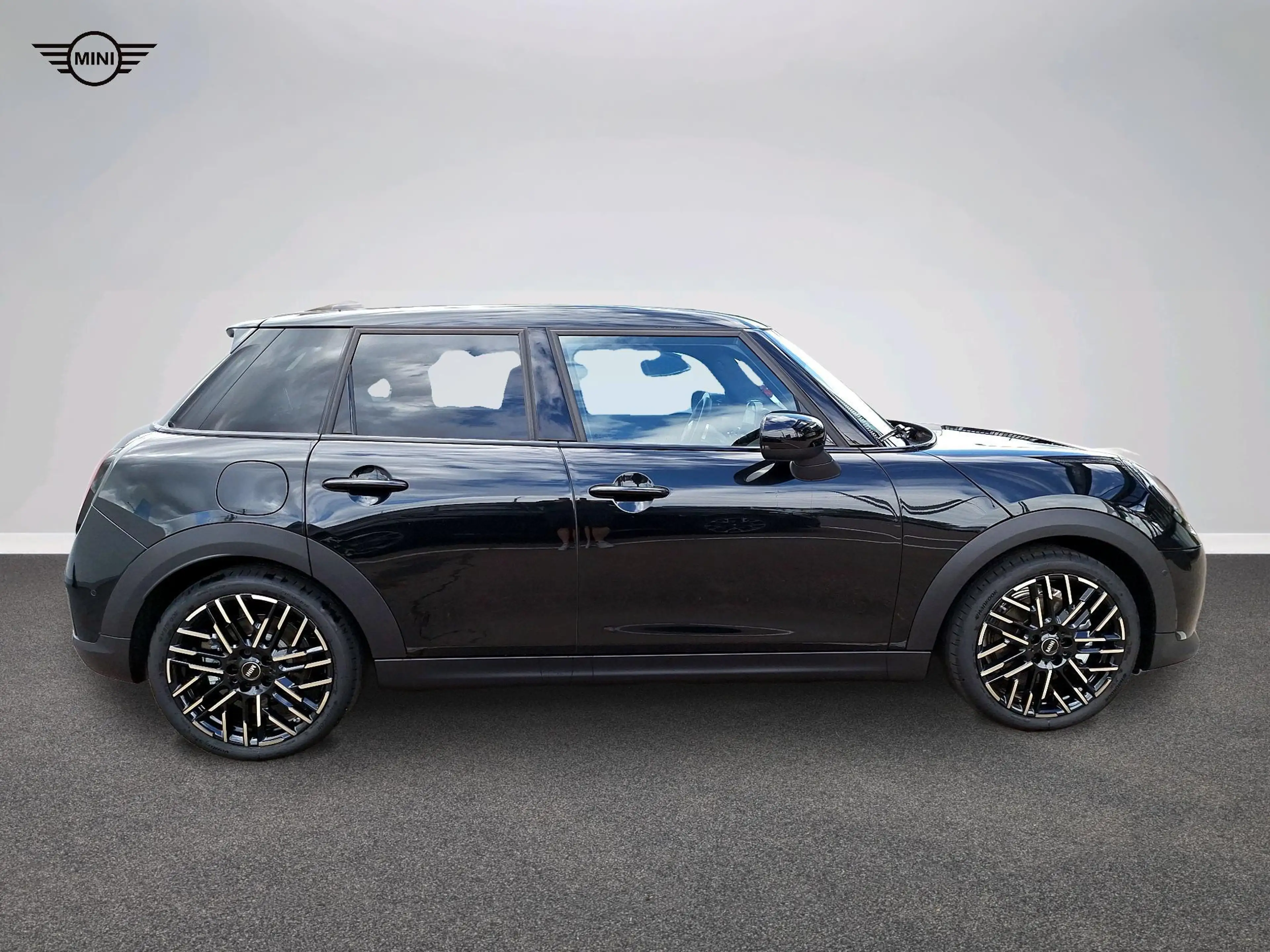 MINI Cooper C Favoured Trim — photo 3
