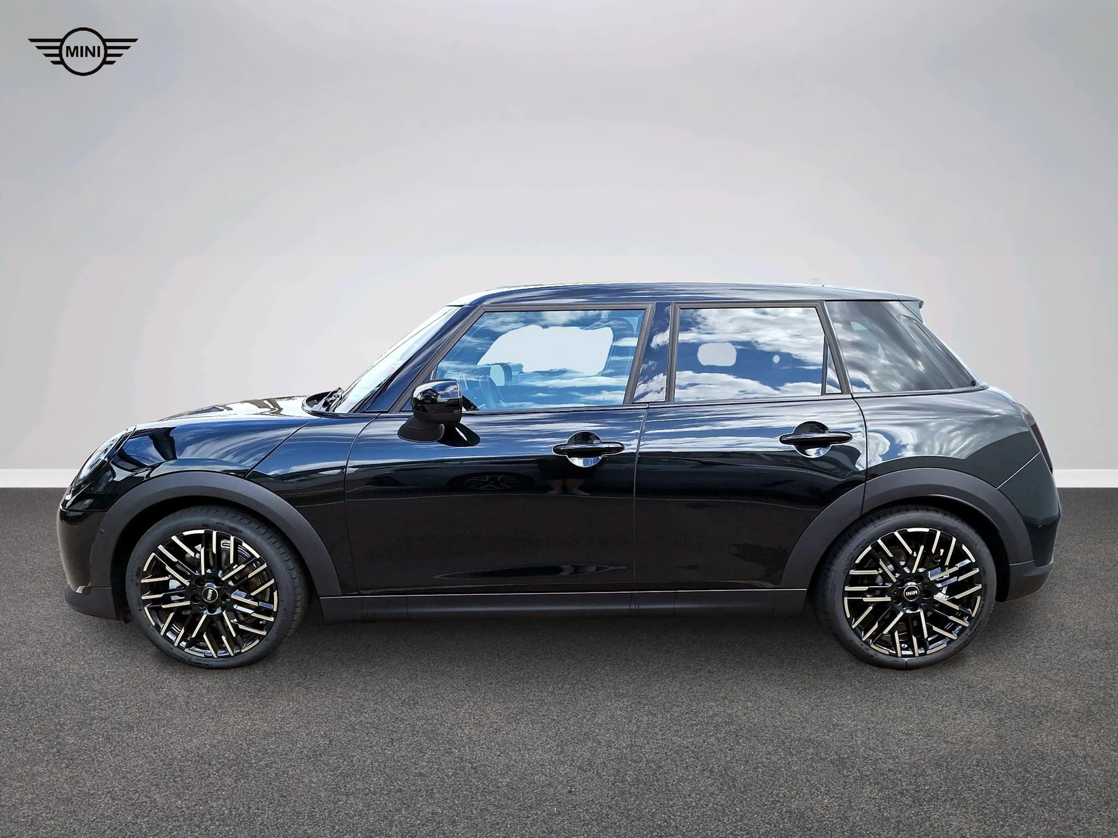 MINI Cooper C Favoured Trim — photo 2