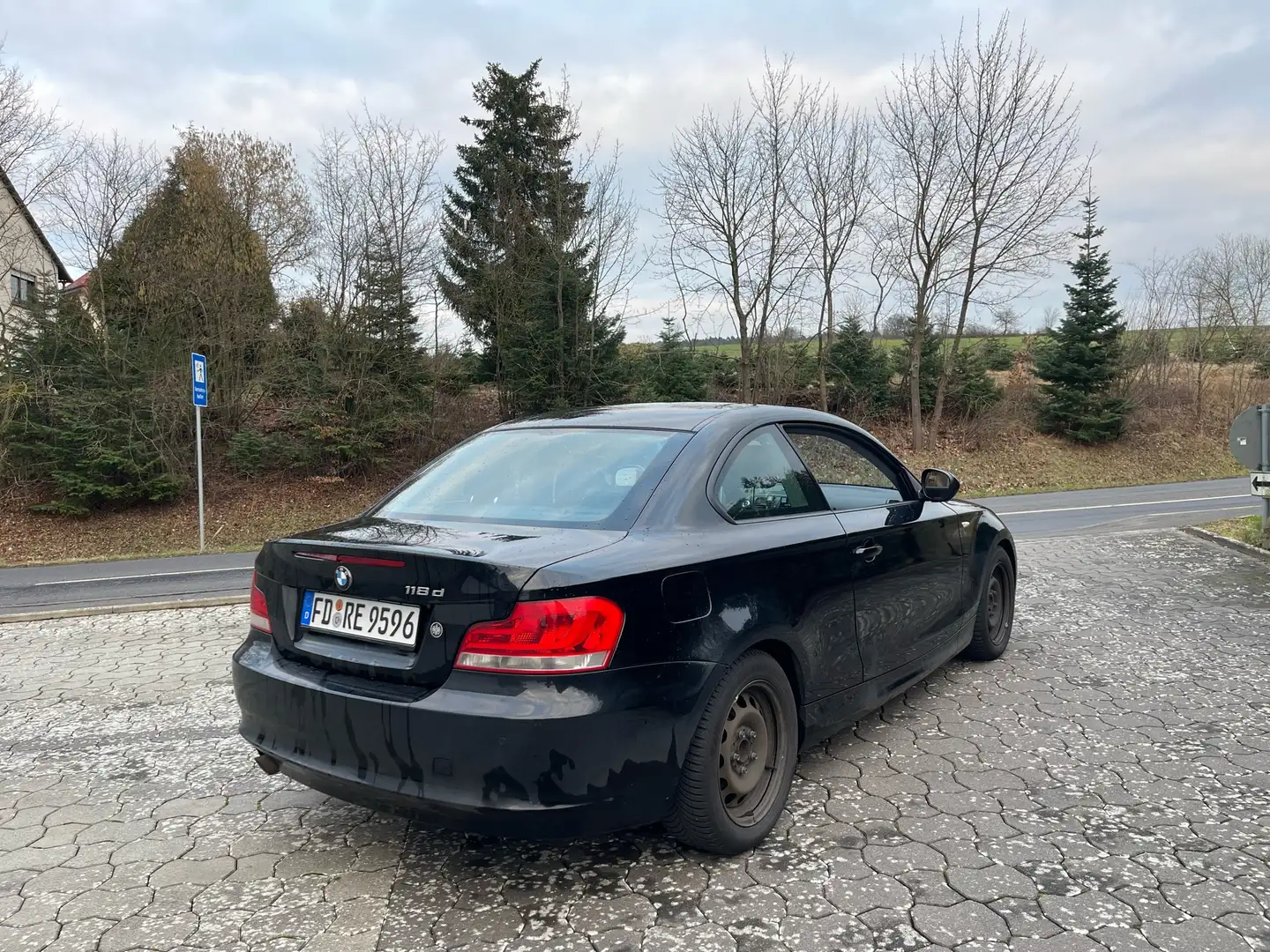 BMW 118 118d Coupe Aut. Чорний - 2