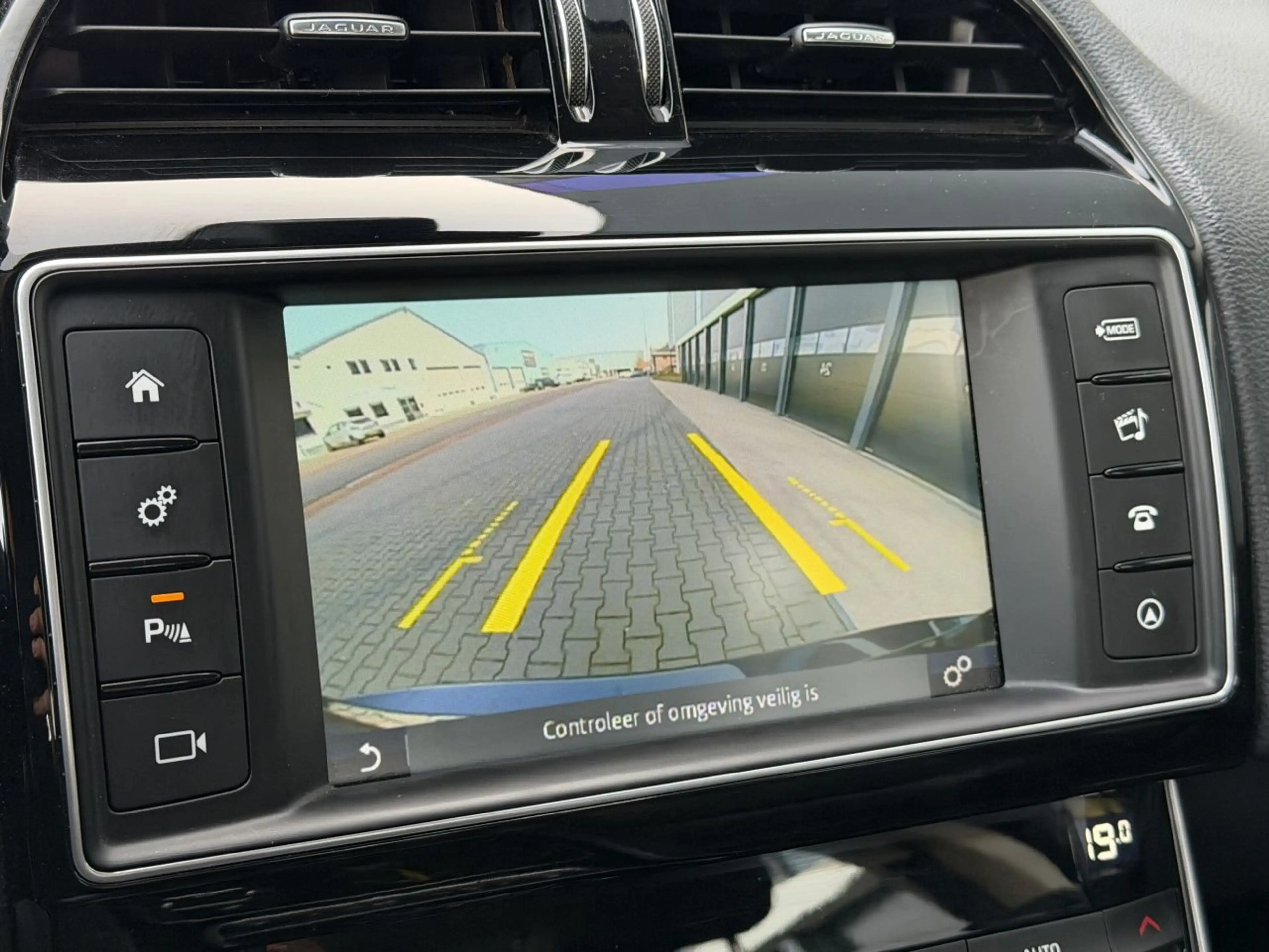 Jaguar XE 2.0 D Portolio Camera Leer Clima EURO-6 — photo 10