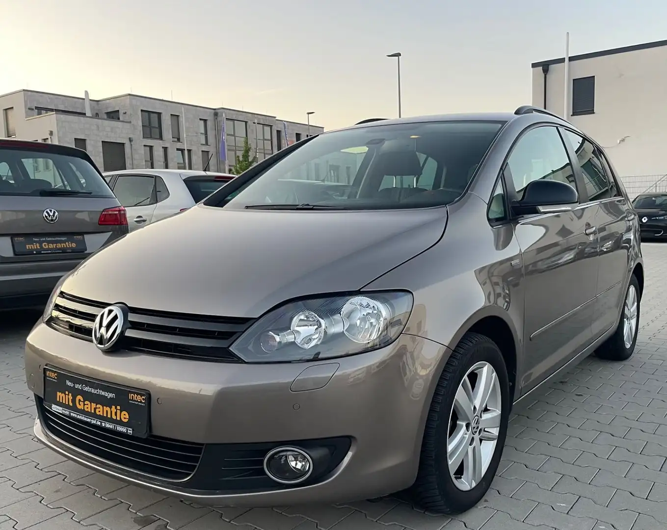 Volkswagen Golf Plus VI Match/Automat Bruin - 1