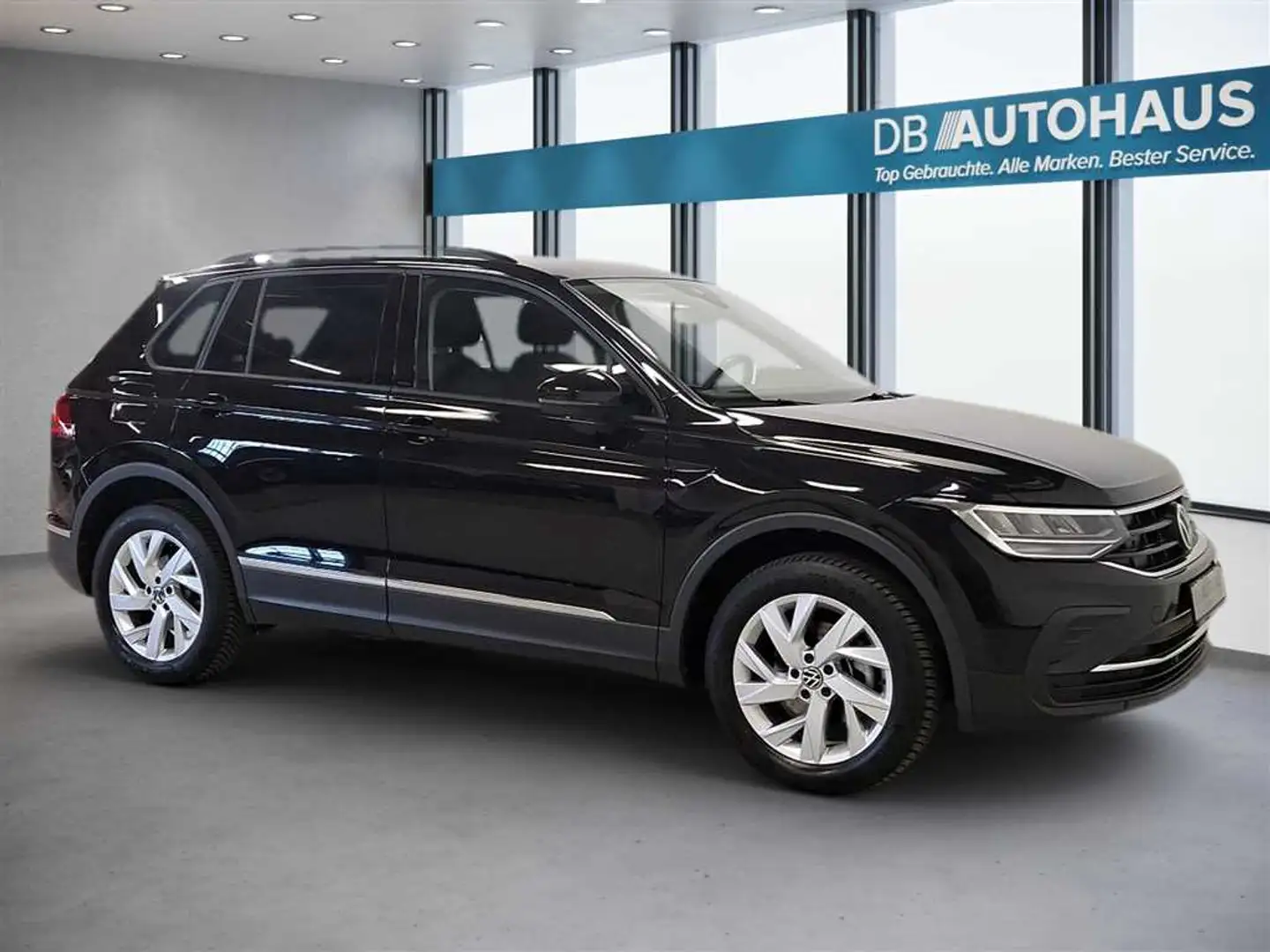 Volkswagen Tiguan Life 2.0 TDI 4MOTION DSG Чёрный - 2