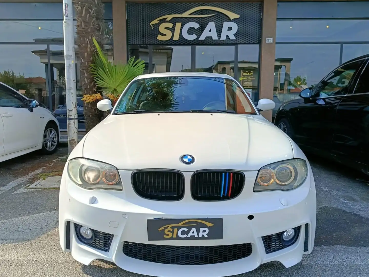 BMW 120 120d 3p Futura dpf Белый - 1