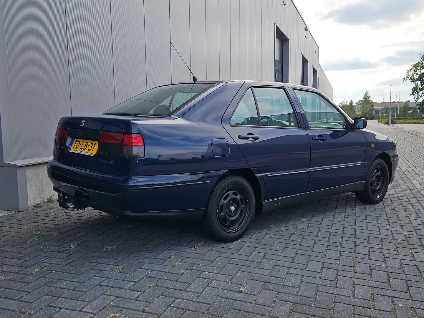 SEAT Toledo Toledo 1.6i E Blauw - 2