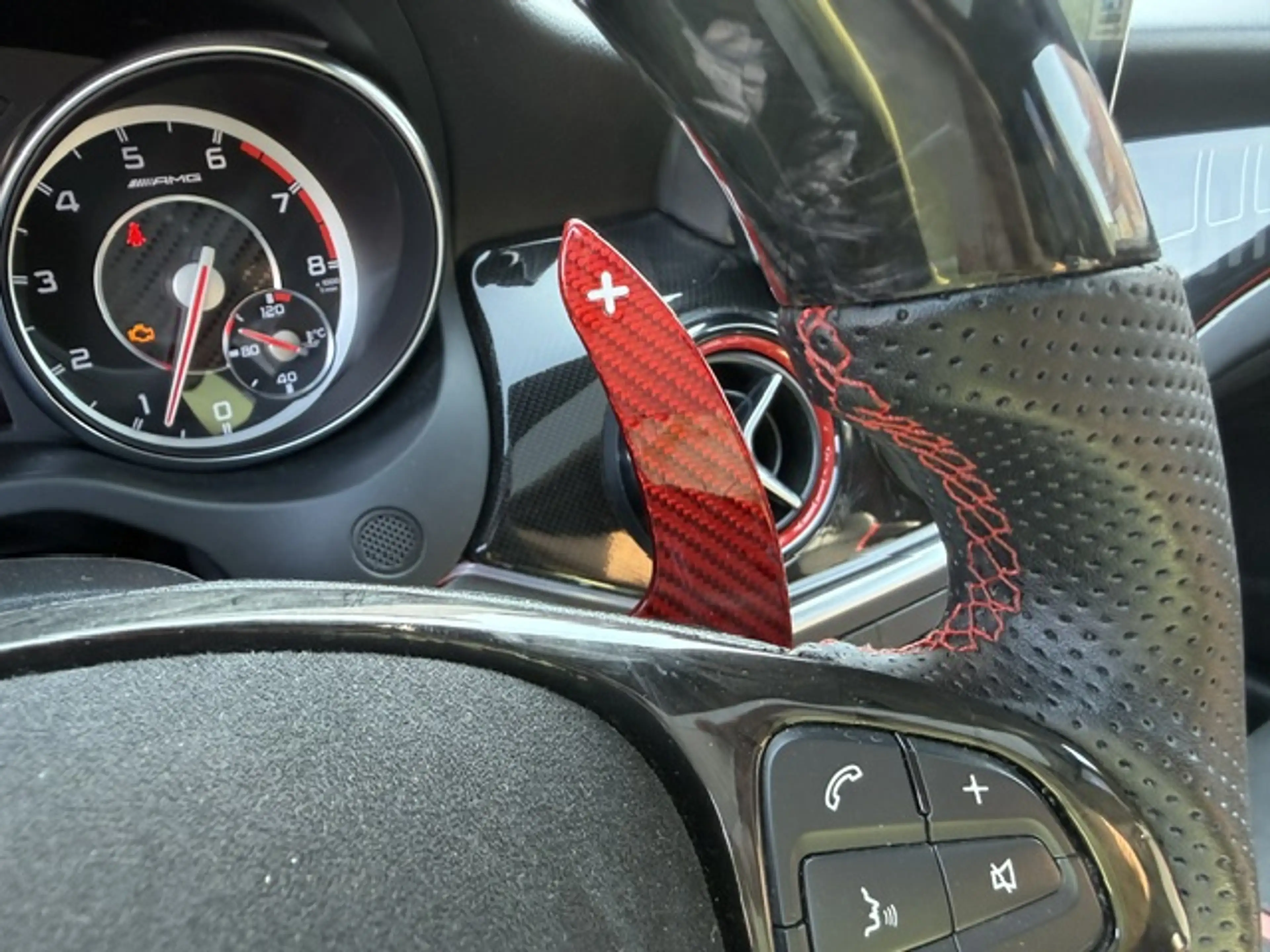 Mercedes-Benz CLA 45 AMG 4-Matic PERFORMACE // CARBON // PANORAMA // FULL!!! — photo 15