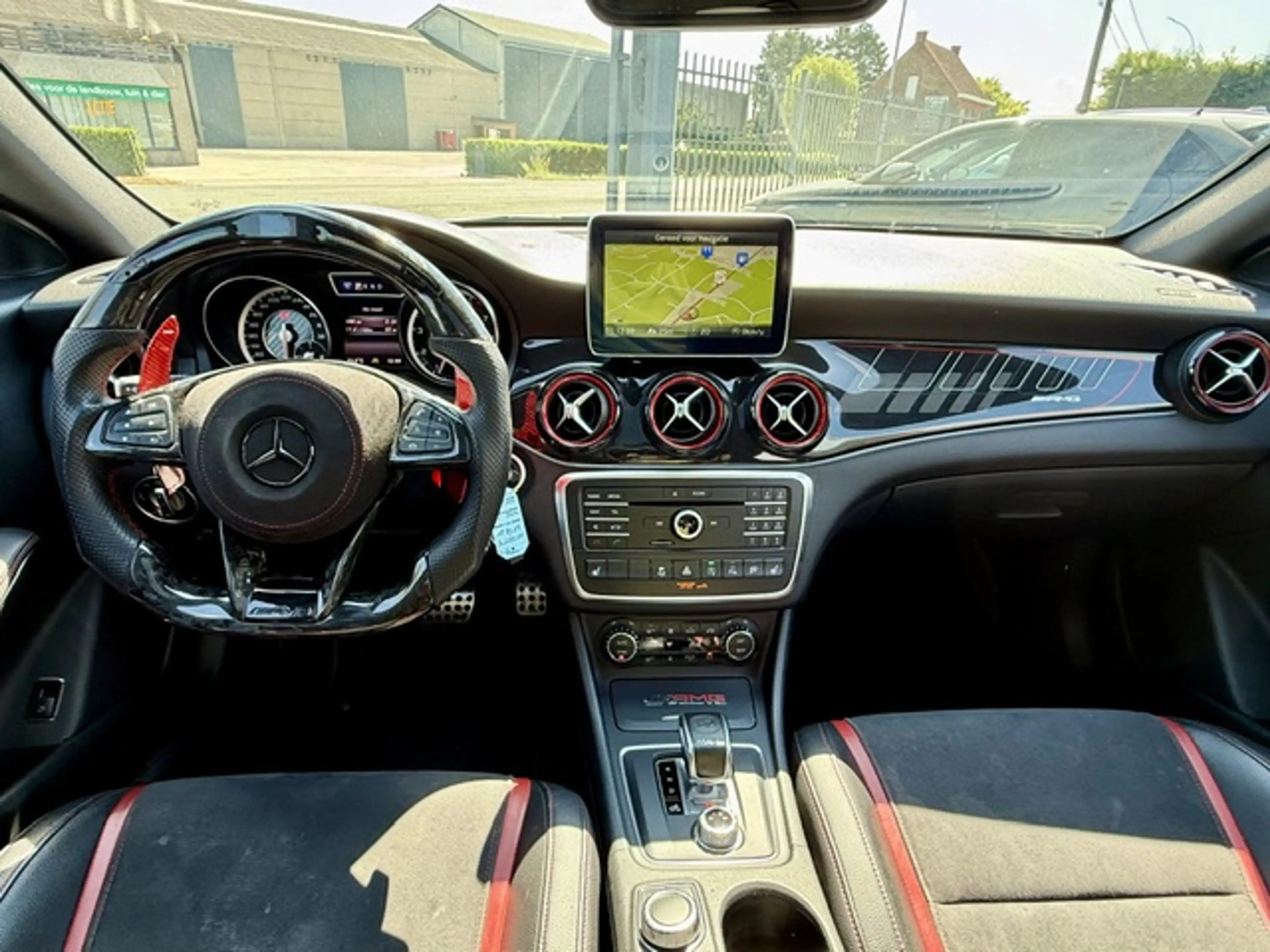 Mercedes-Benz CLA 45 AMG 4-Matic PERFORMACE // CARBON // PANORAMA // FULL!!! — photo 10