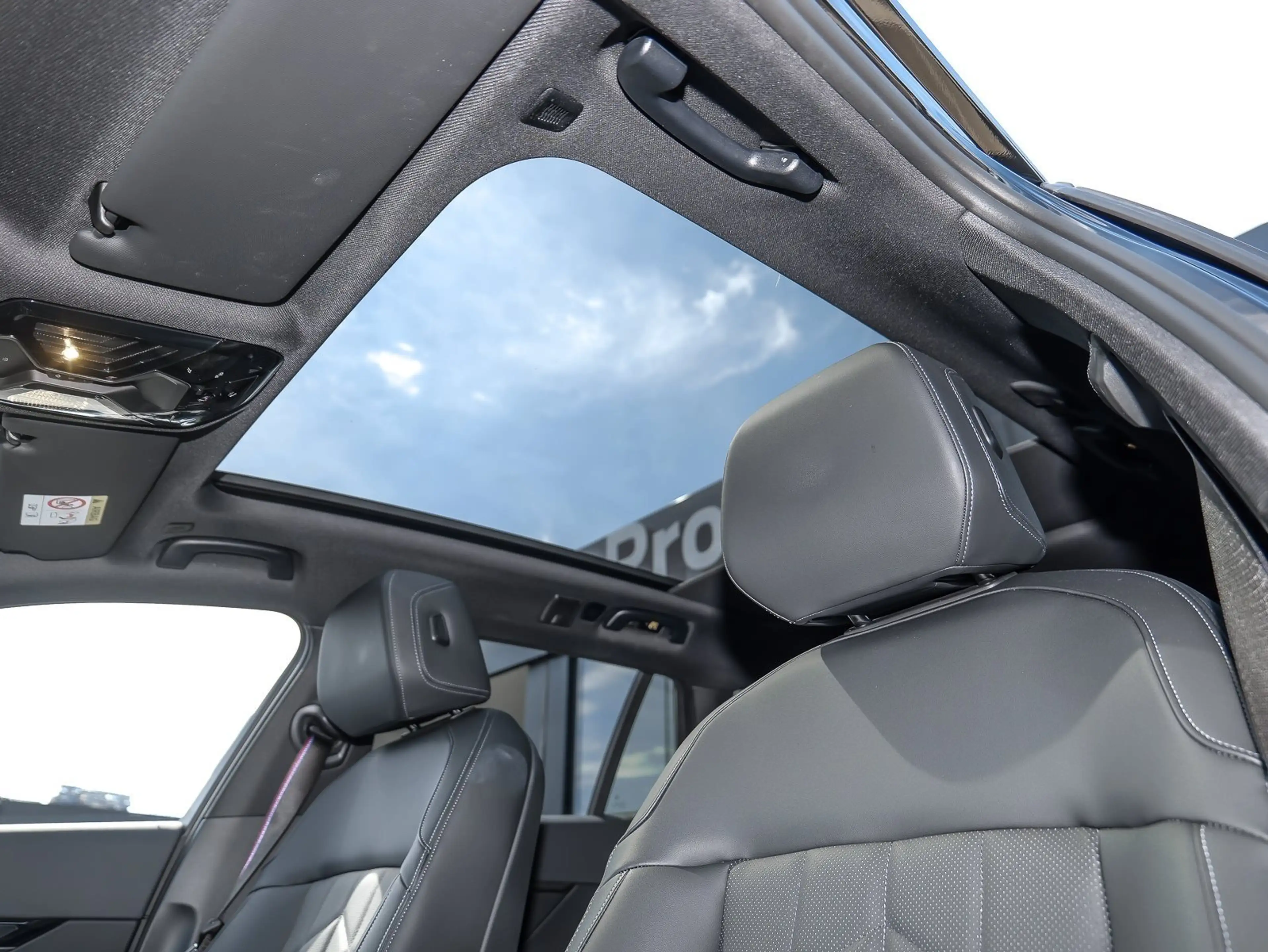 BMW 550 e xDrive Touring — photo 13
