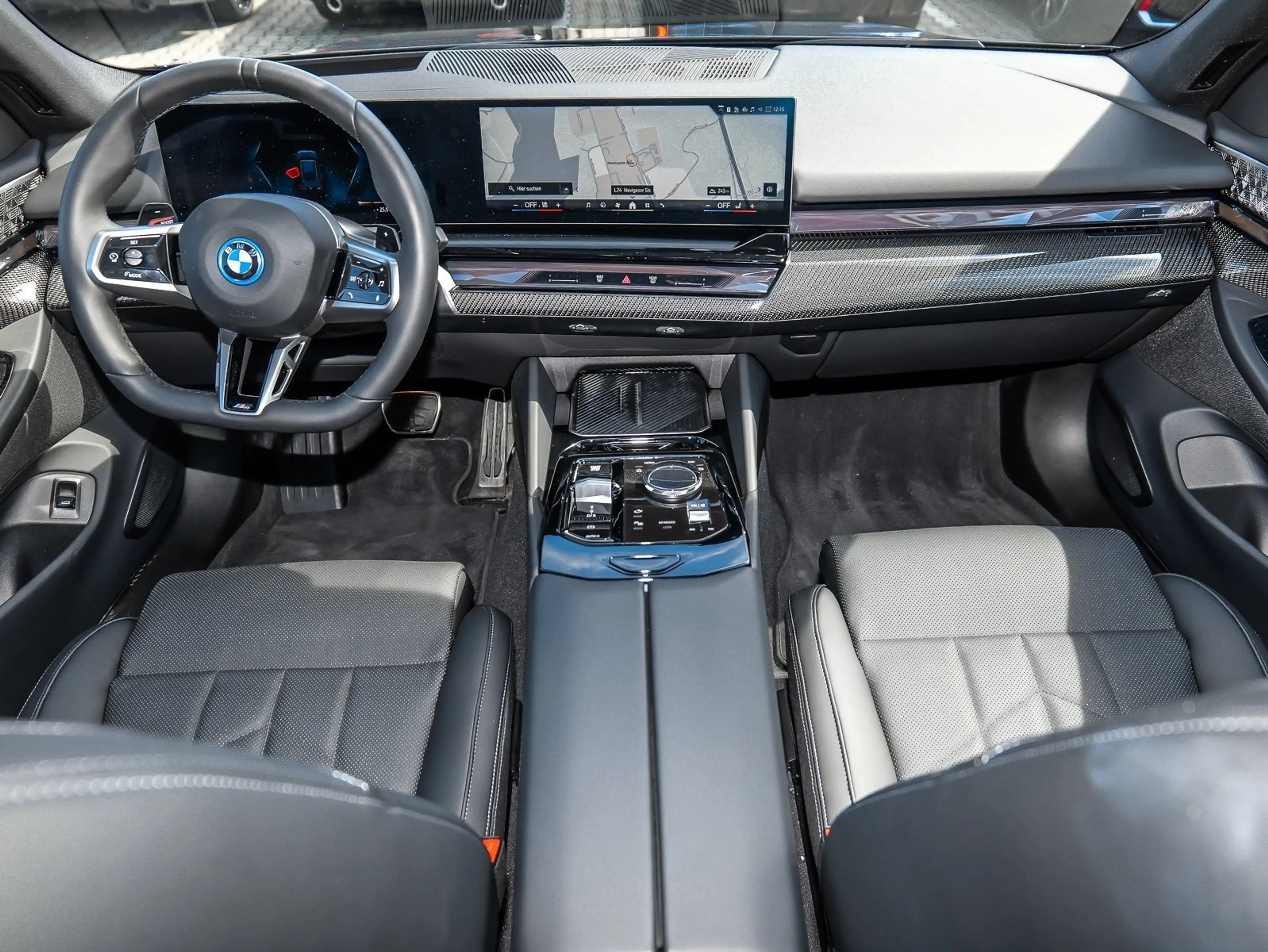 BMW 550 e xDrive Touring — photo 3