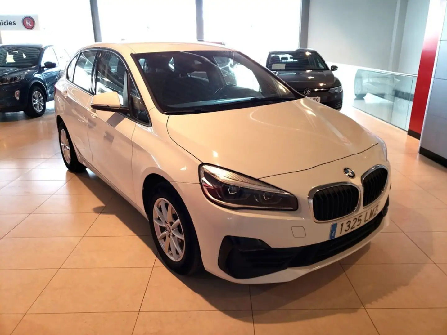 BMW 218 218d Active Tourer Business Beyaz - 2