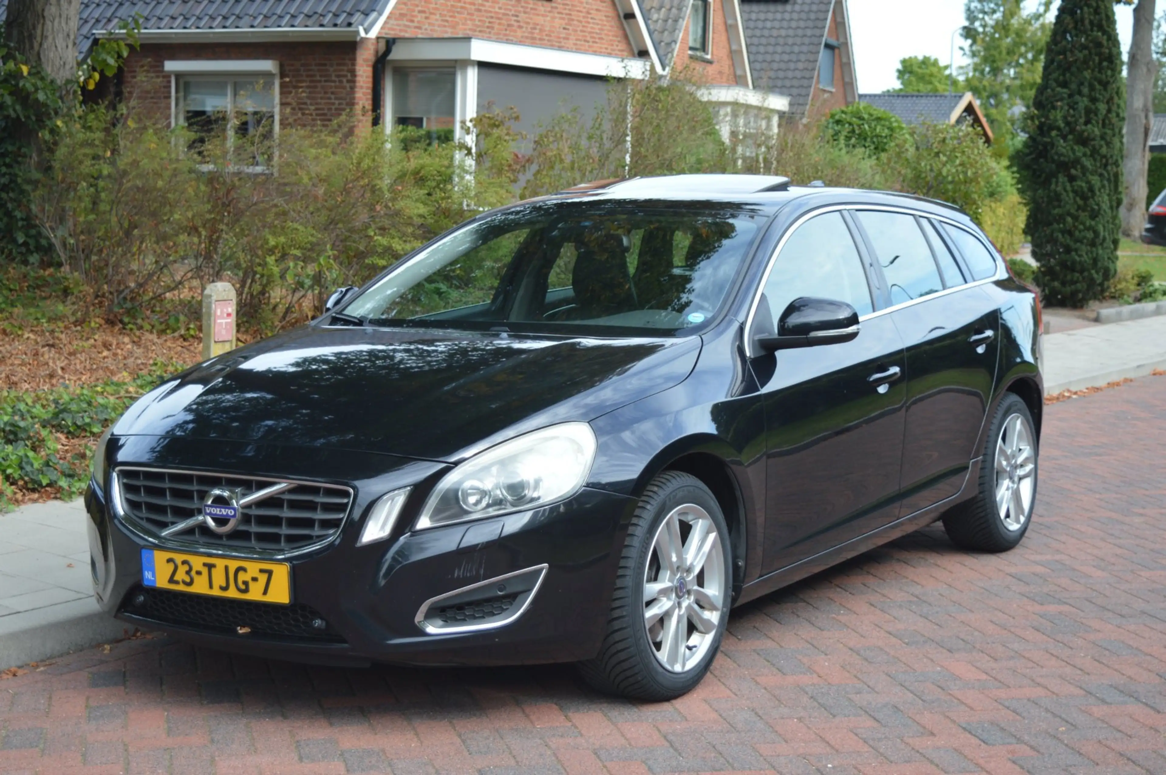 Volvo V60 2.0T Summum Navi/leer/schuifdak/camera