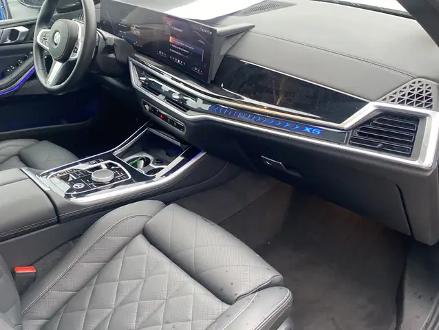 BMW X5 view 16