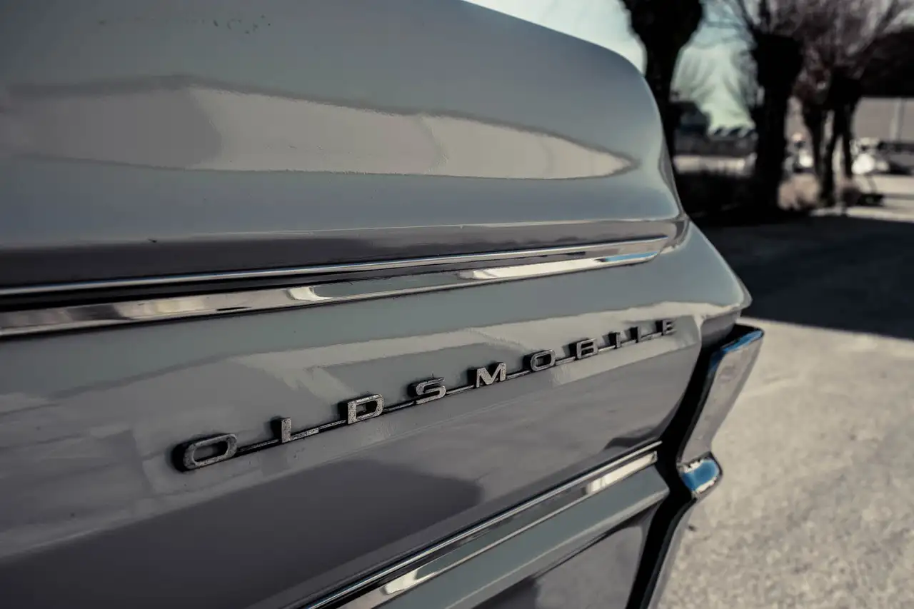 Oldsmobile *** V8 / CLASSIC 98 / NINETY EIGHT / RADIO ***, foto 6