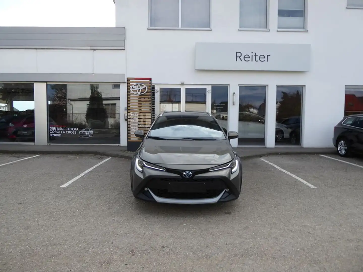 Toyota Corolla TS 1,8 Hybrid *TREK*MWST*AHK* Brown - 1